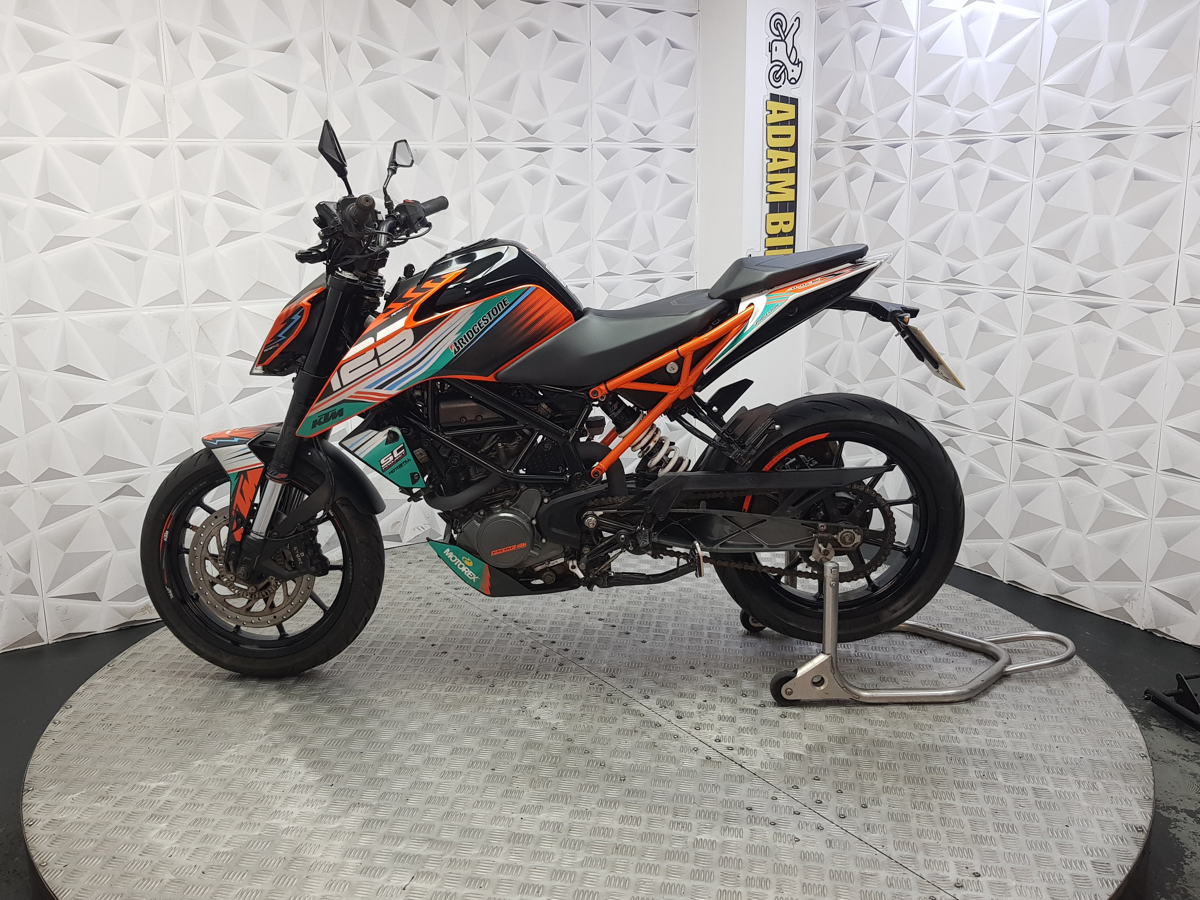 2020 KTM DUKE 125 ABS