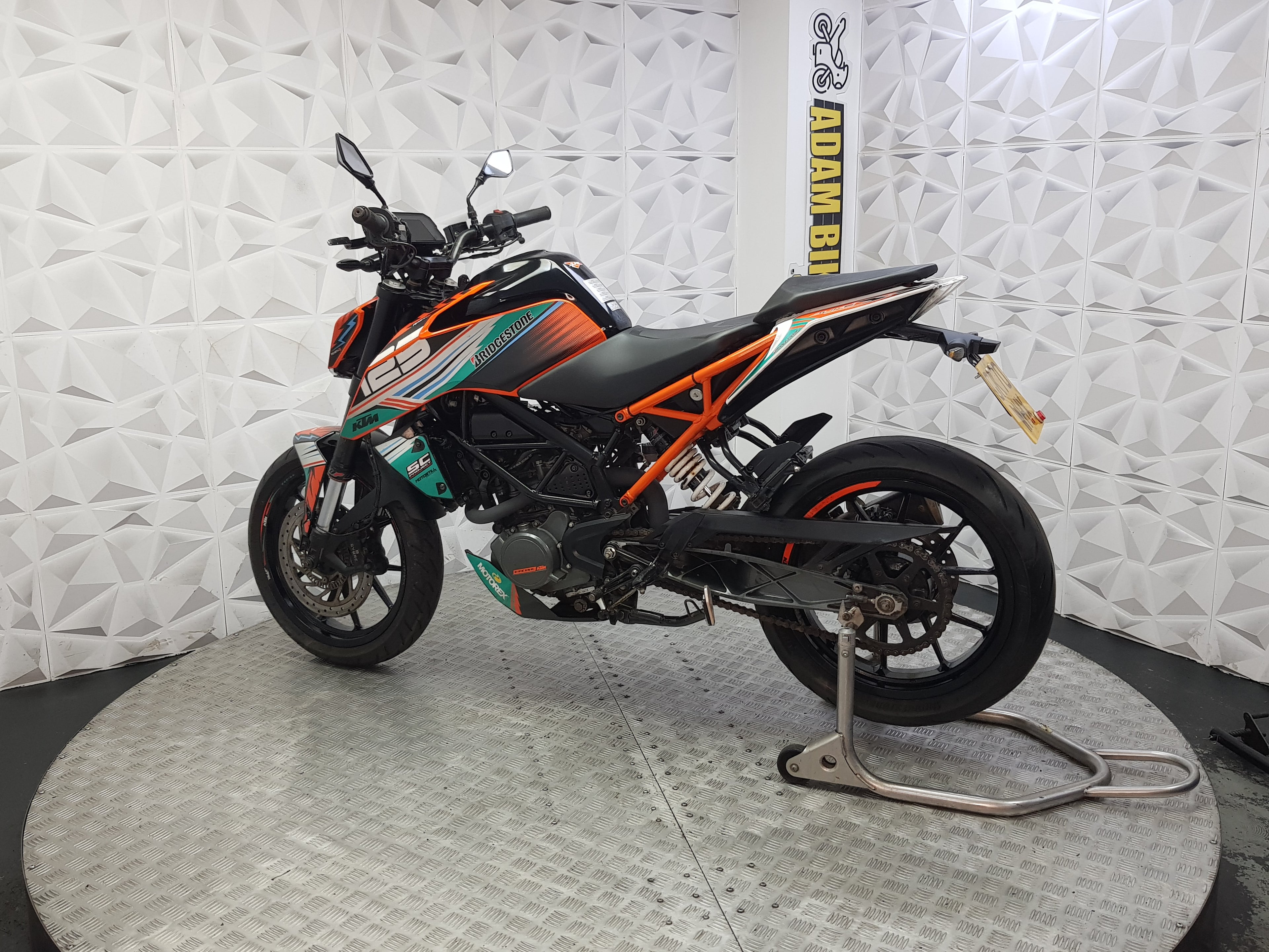 2020 KTM DUKE 125 ABS