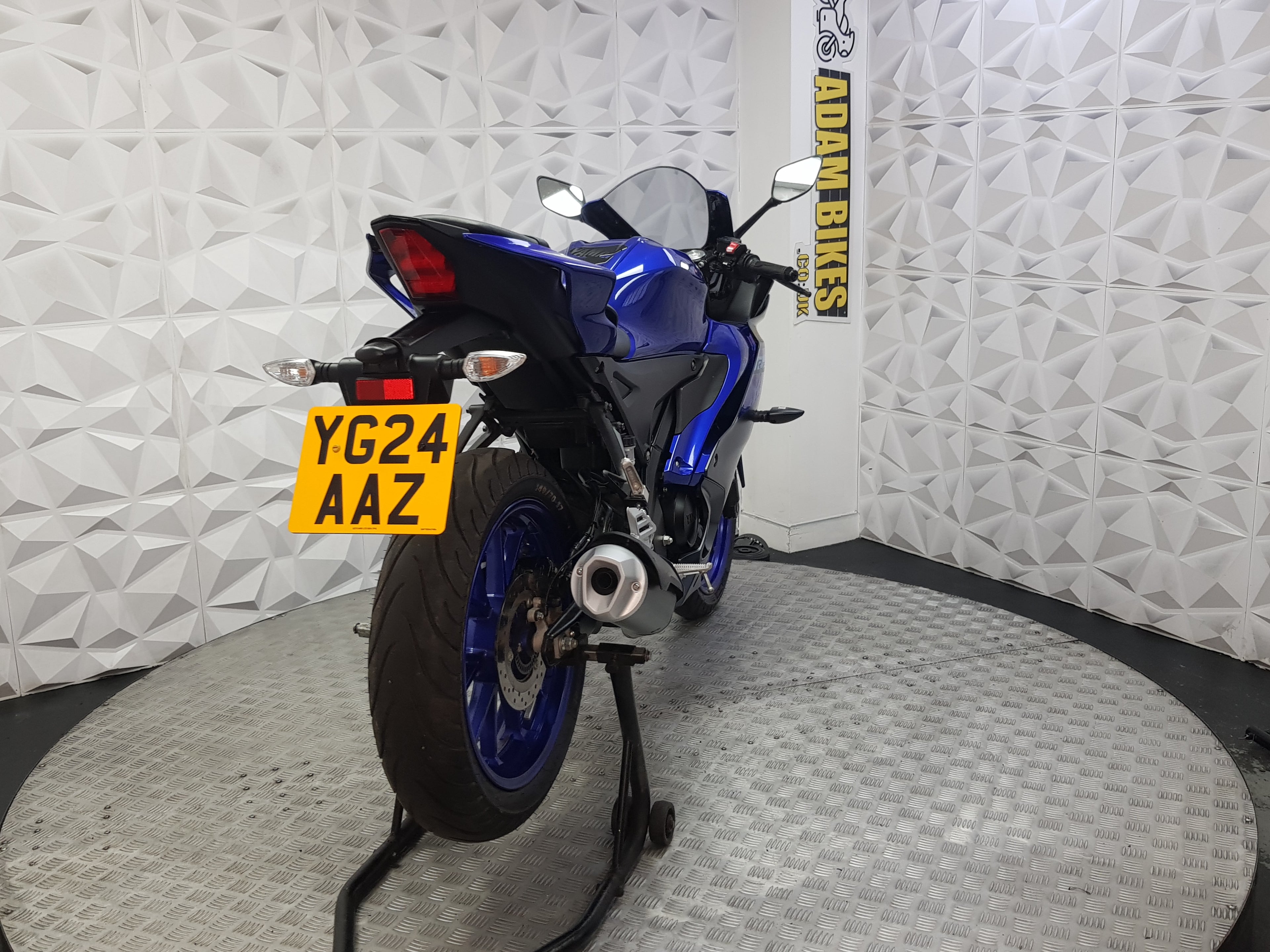 2024 YAMAHA YZF R125 ABS