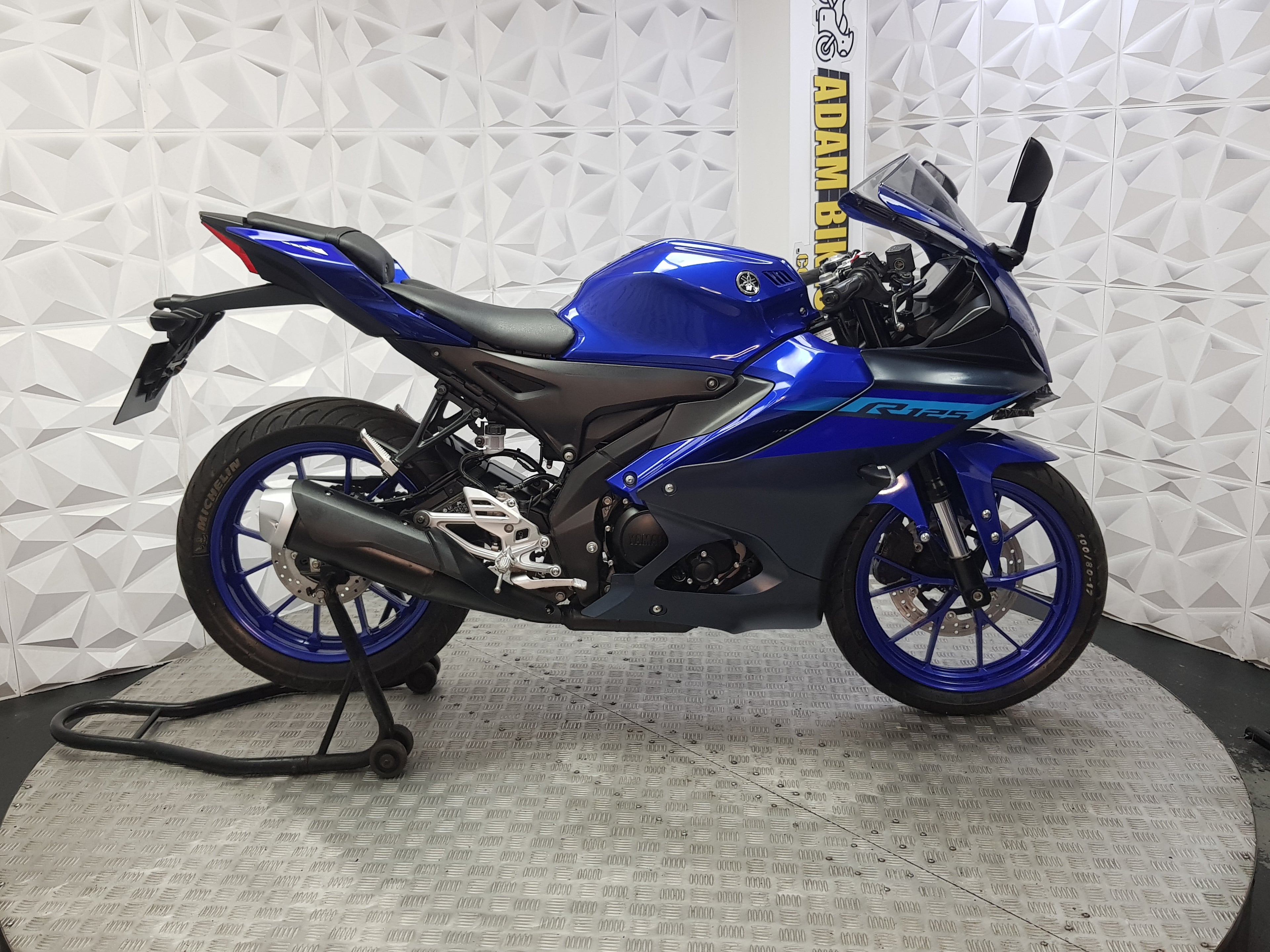 2024 YAMAHA YZF R125 ABS
