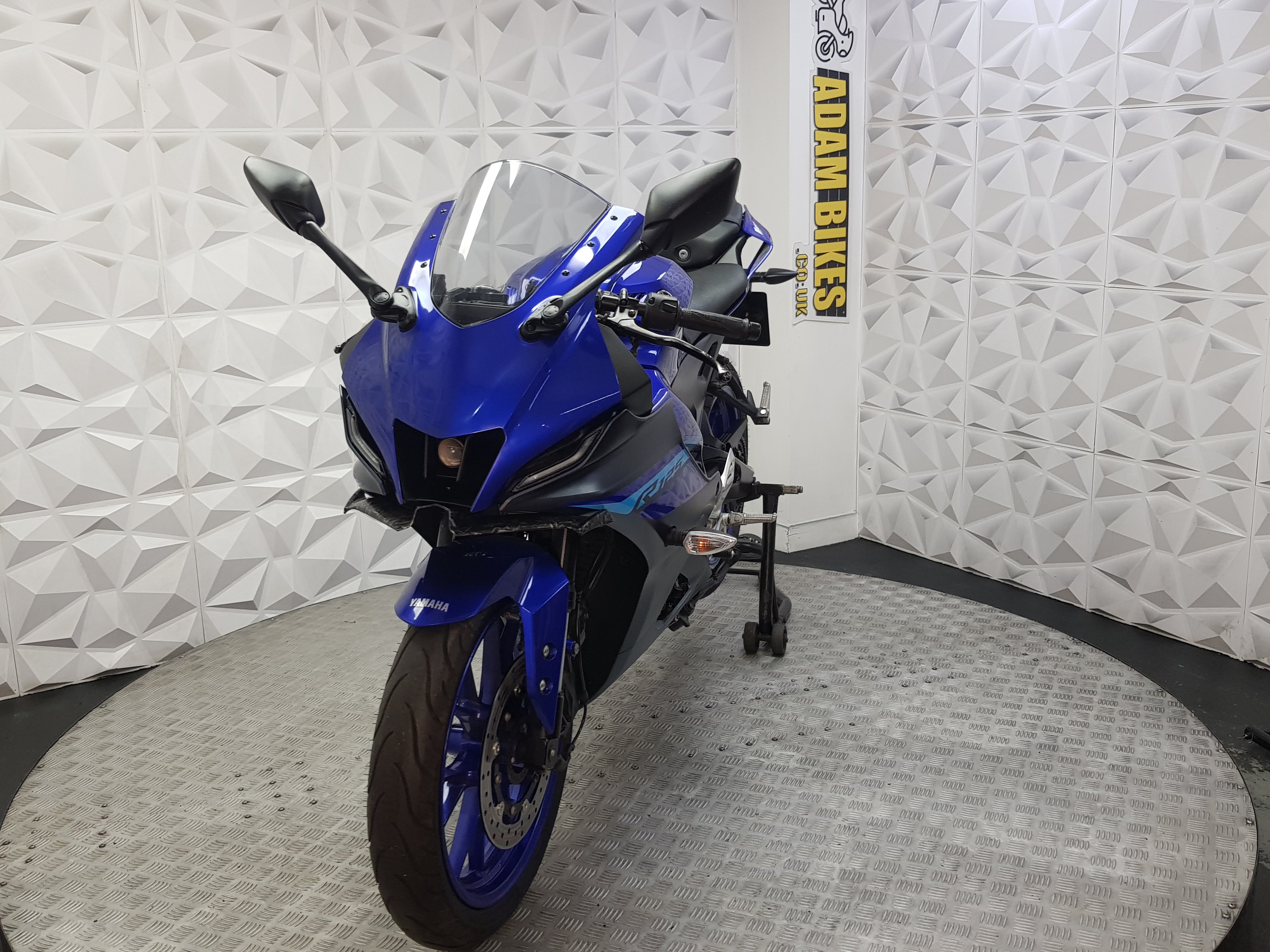 2024 YAMAHA YZF R125 ABS