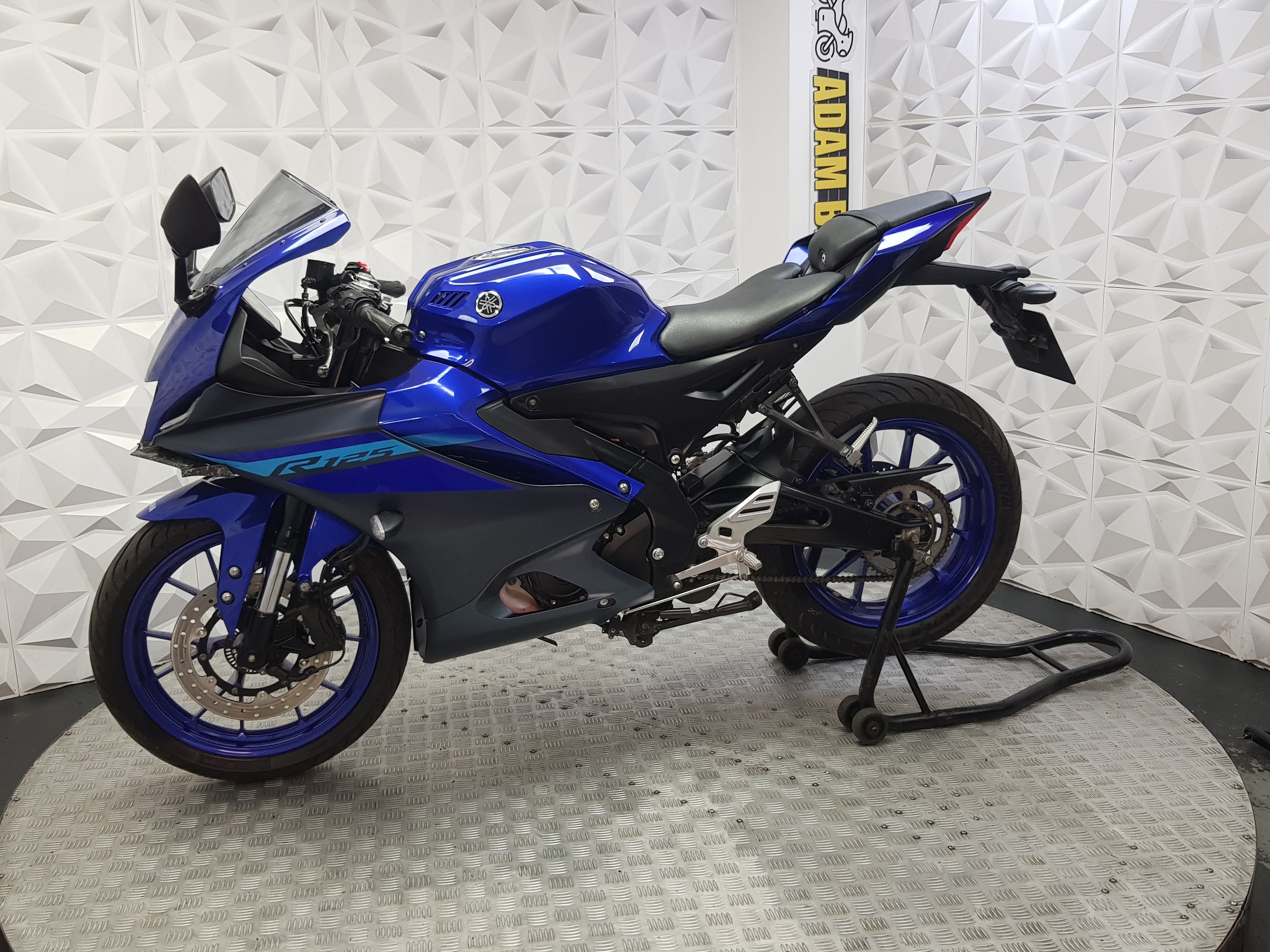 2024 YAMAHA YZF R125 ABS