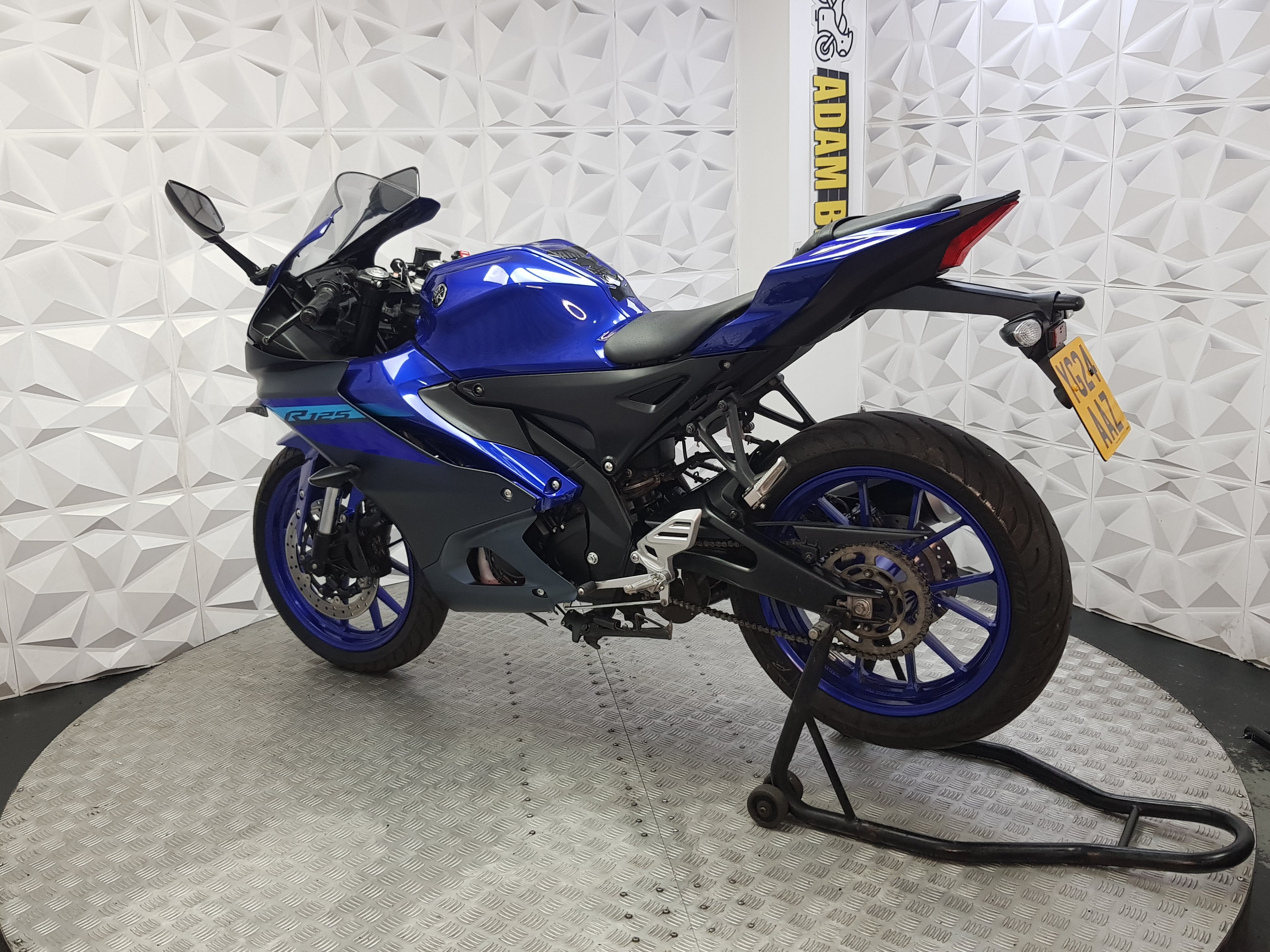 2024 YAMAHA YZF R125 ABS