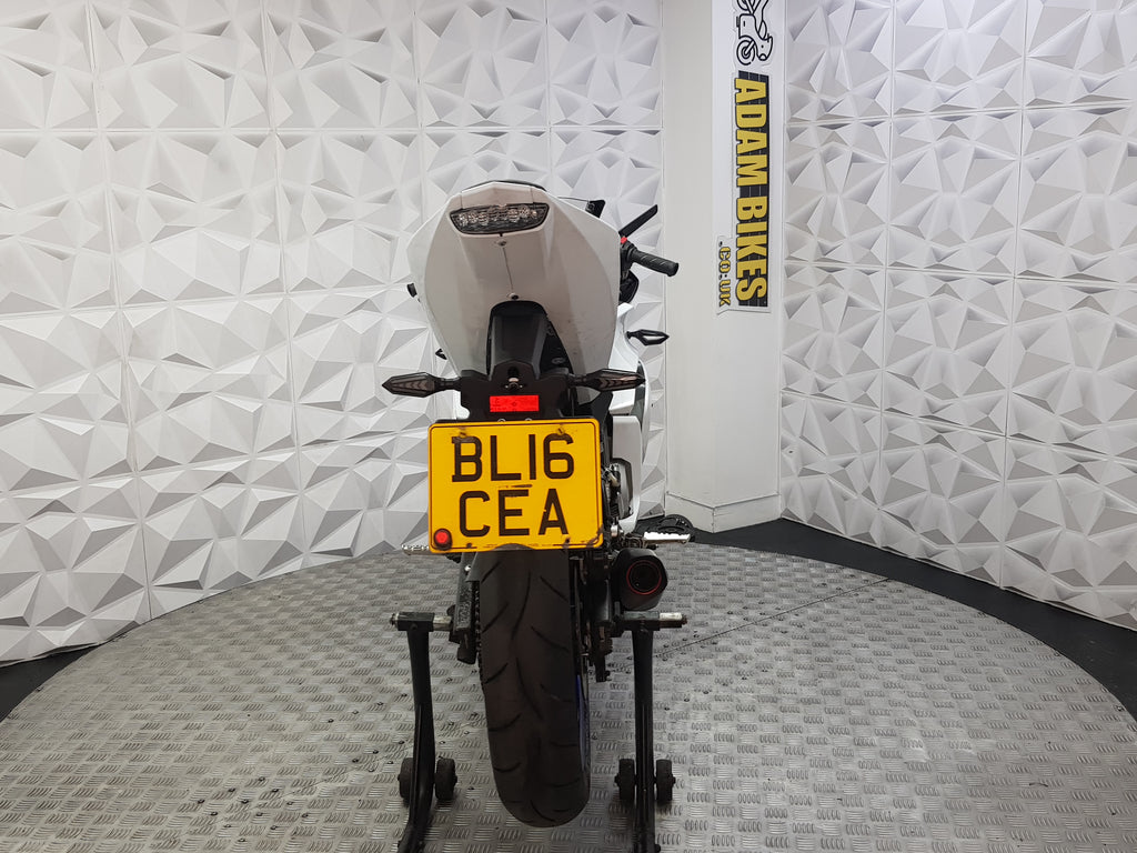 2016 Yamaha YZF-R125