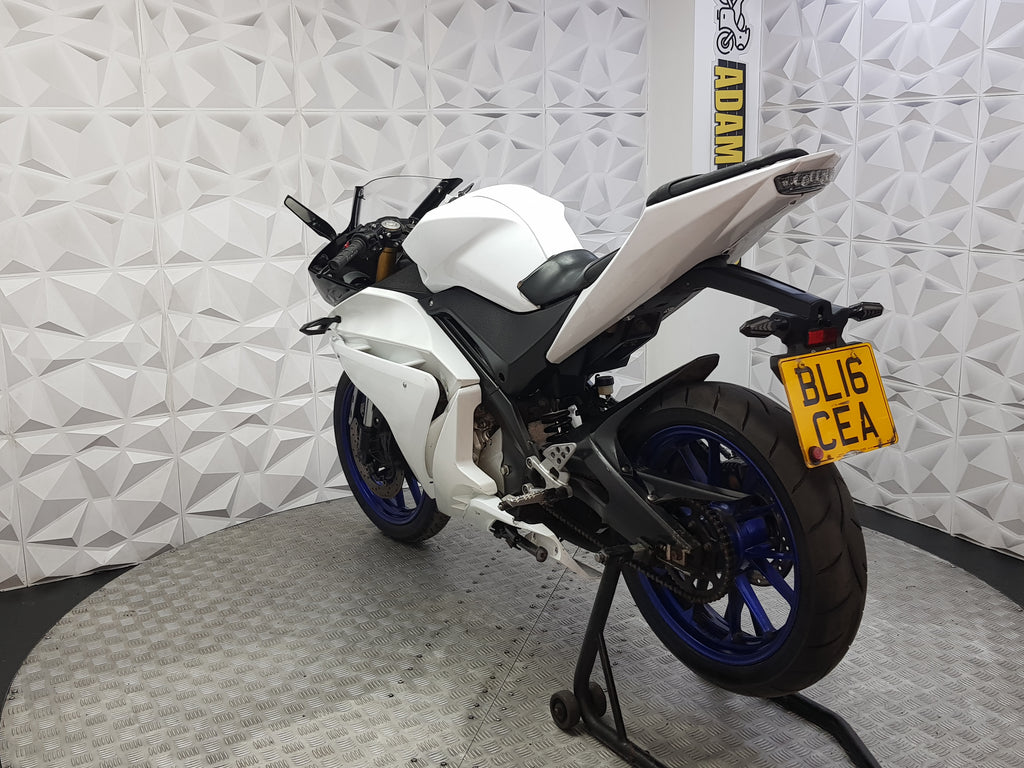 2016 Yamaha YZF-R125