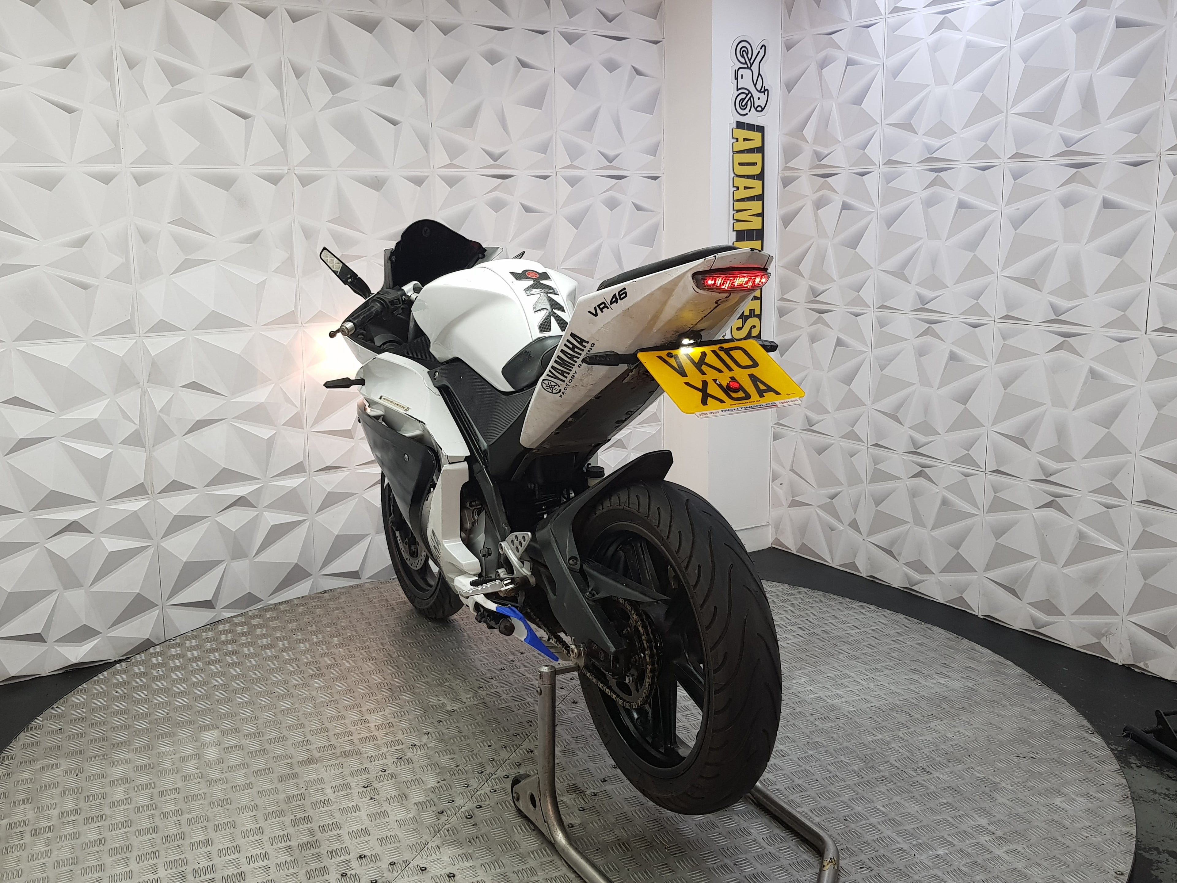 2010 YAMAHA YZF-R125