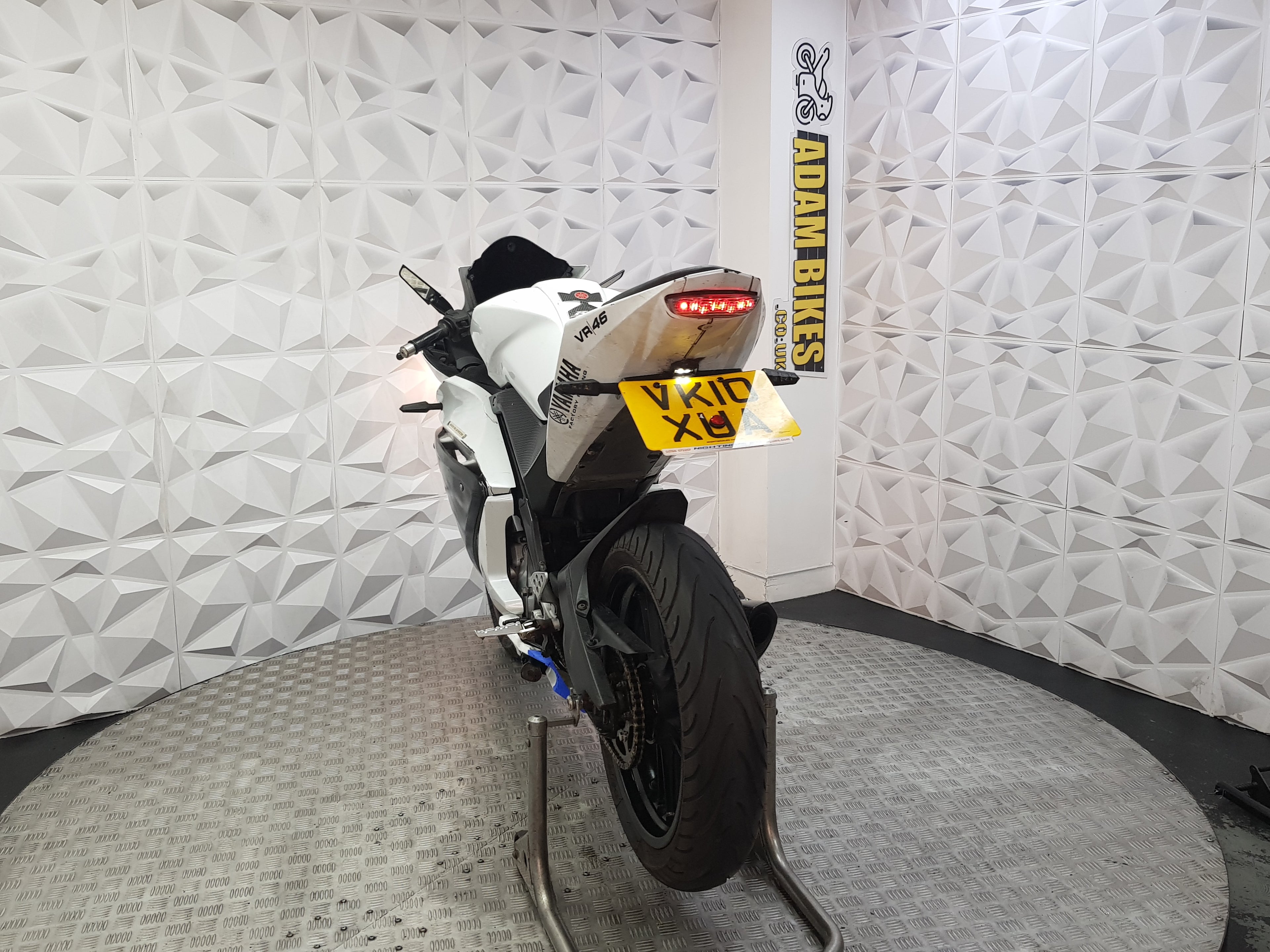 2010 YAMAHA YZF-R125