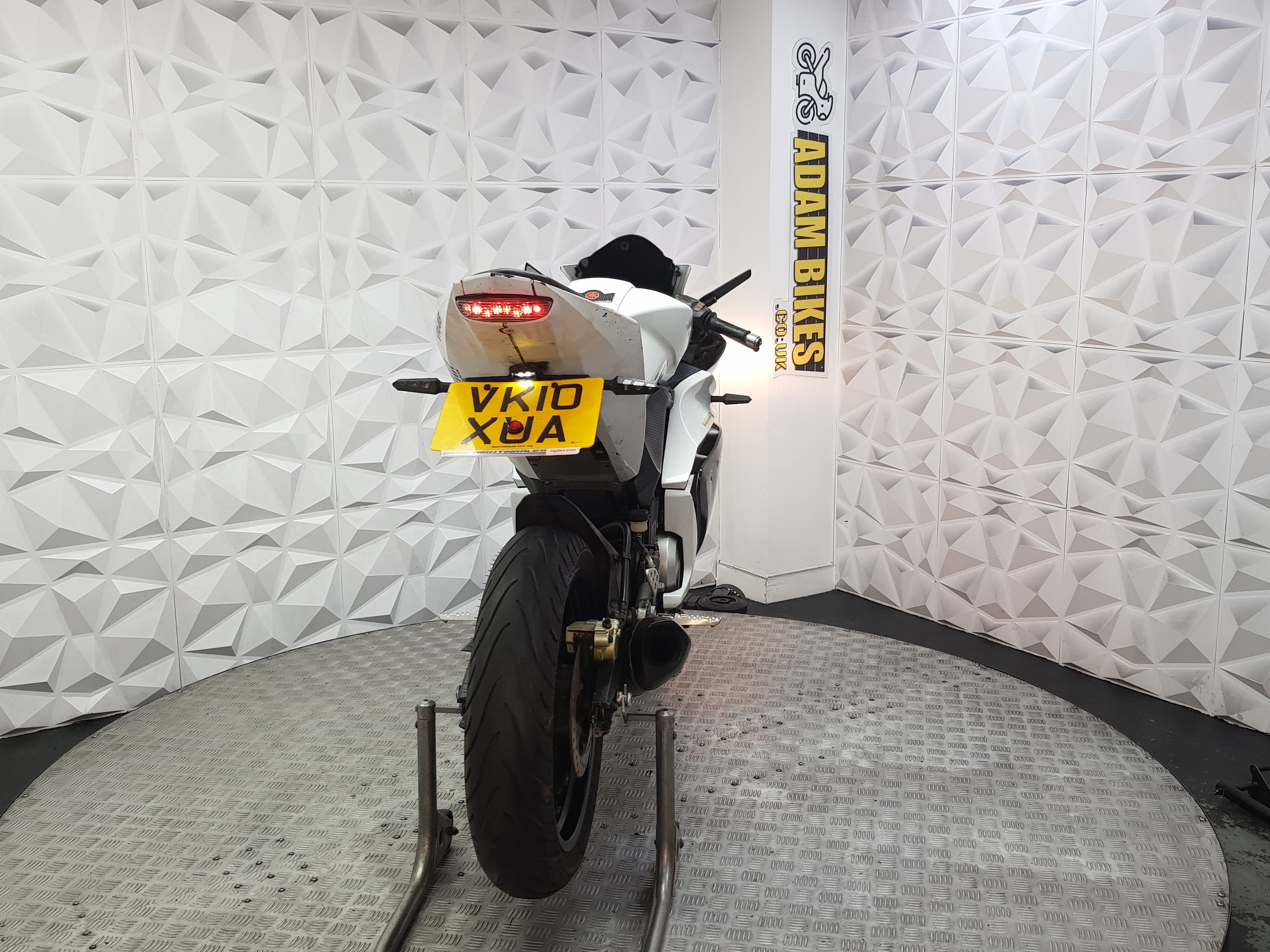 2010 YAMAHA YZF-R125