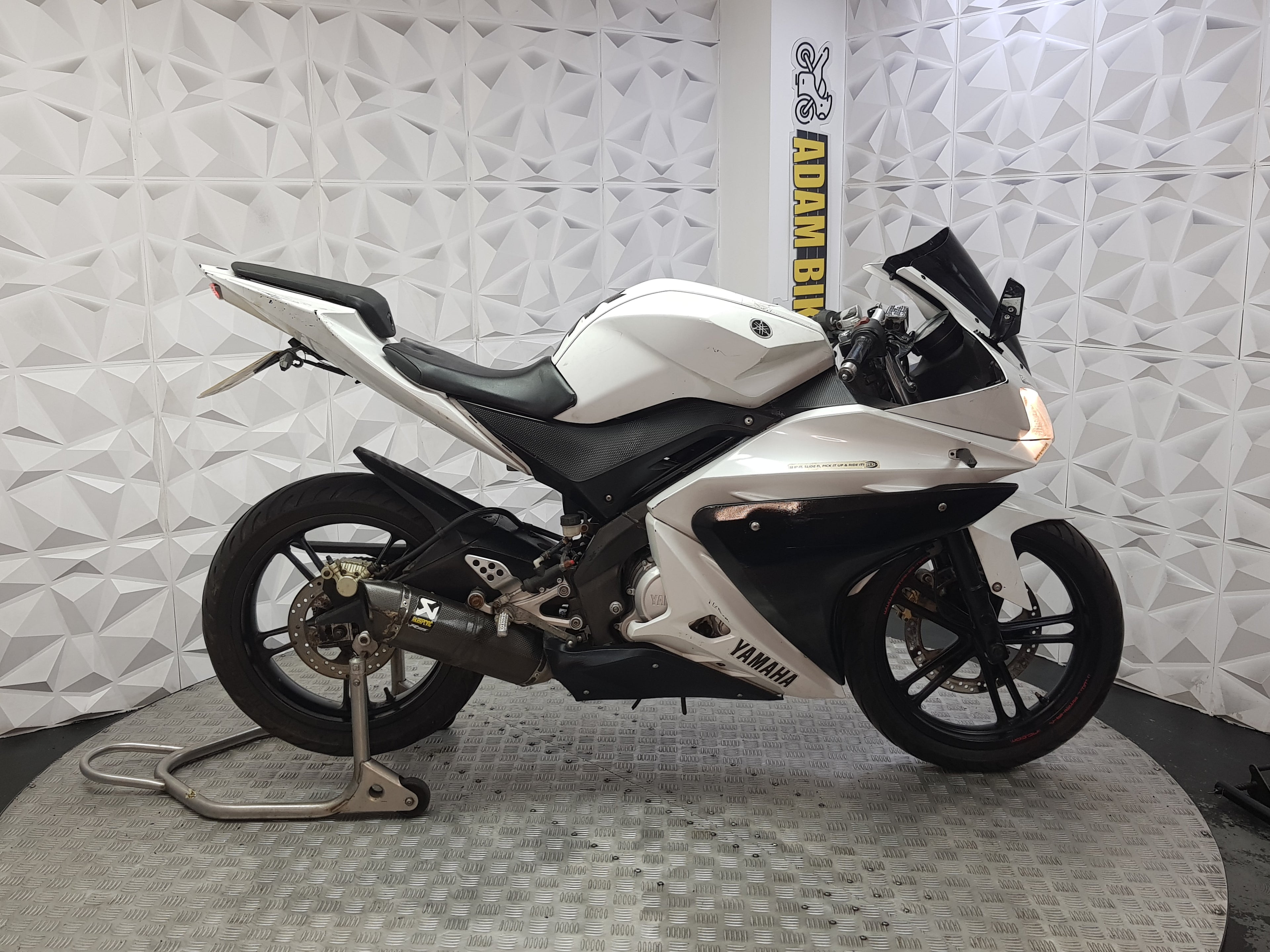 2010 YAMAHA YZF-R125