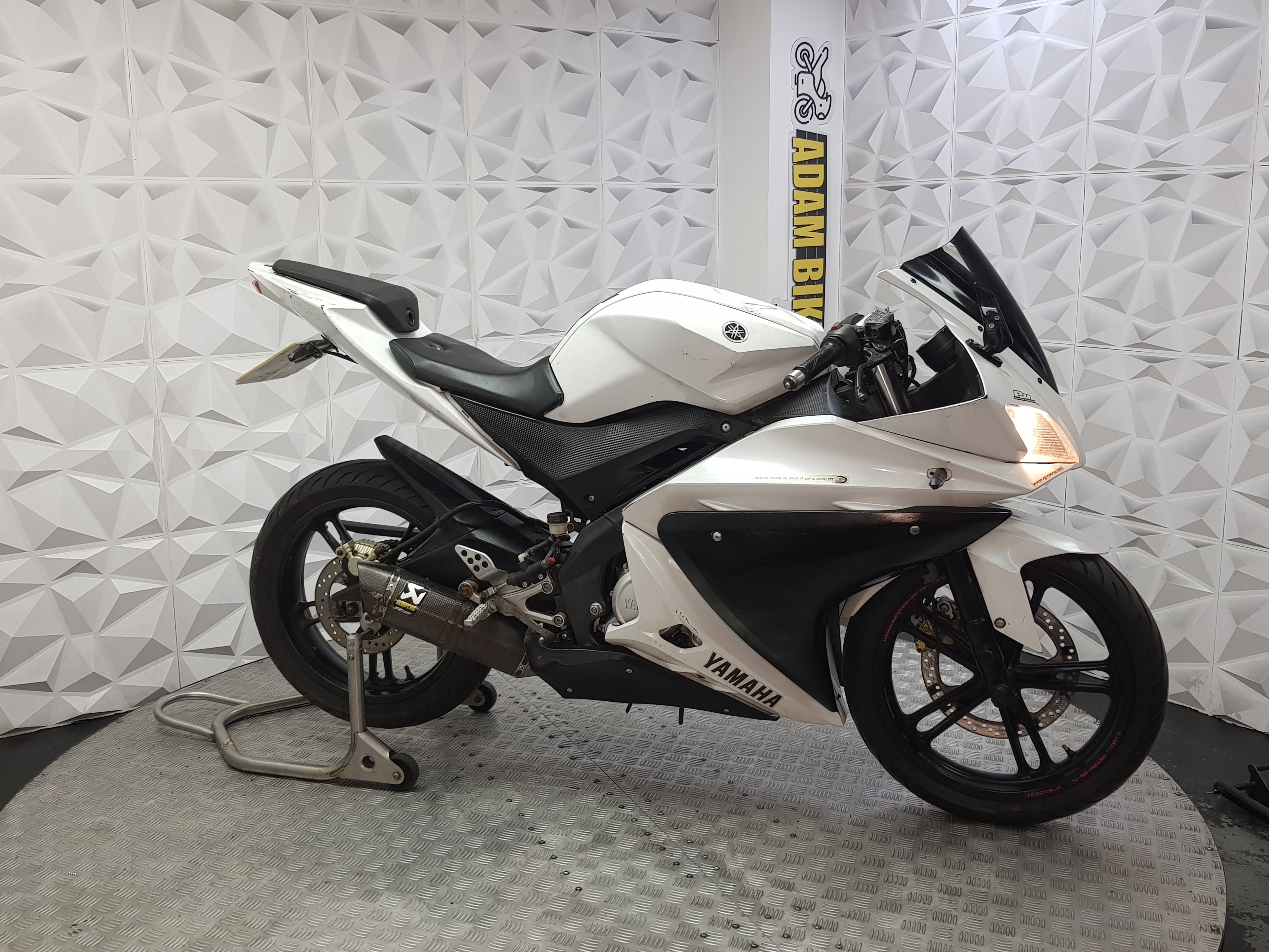 2010 YAMAHA YZF-R125