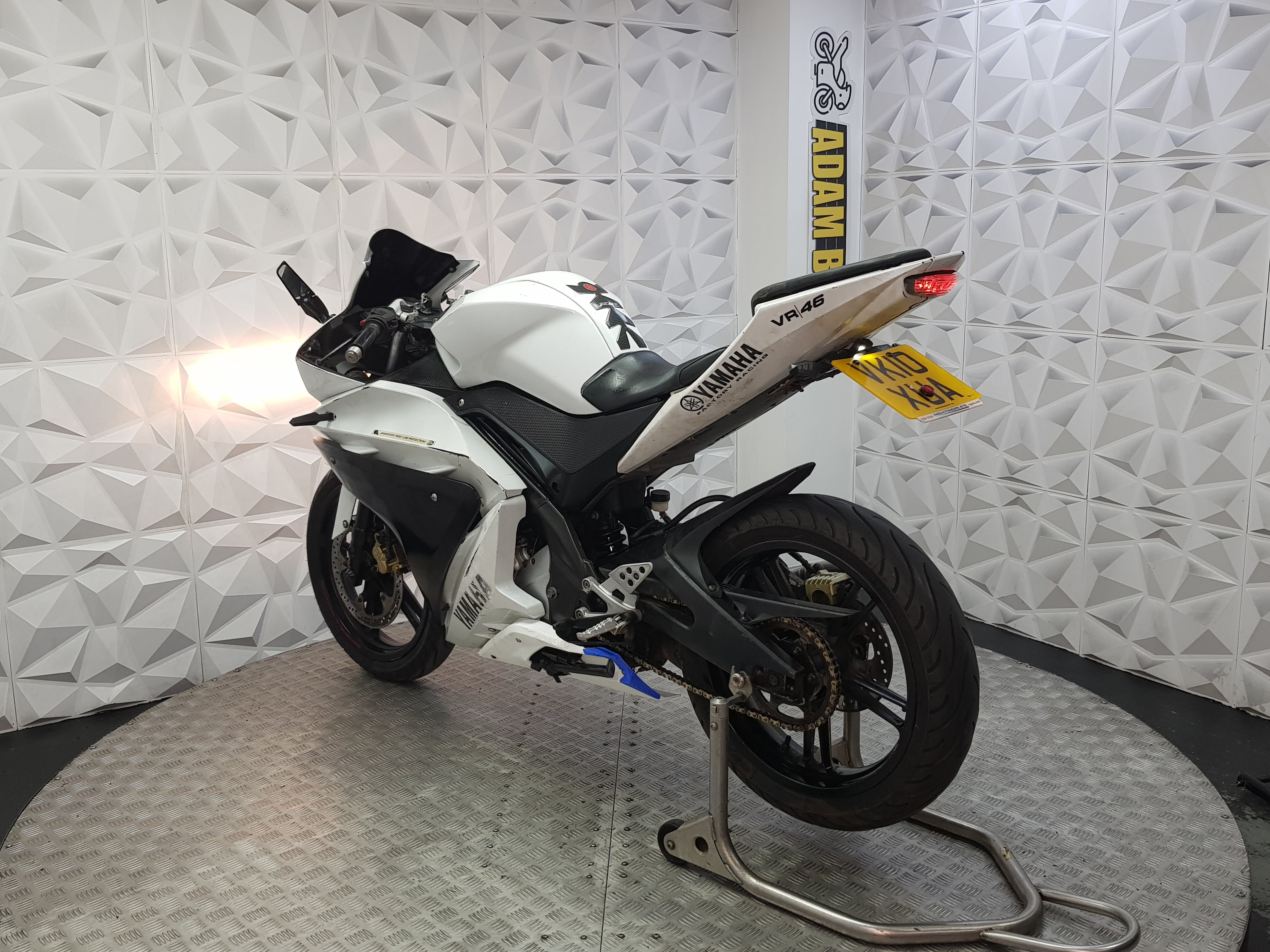 2010 YAMAHA YZF-R125