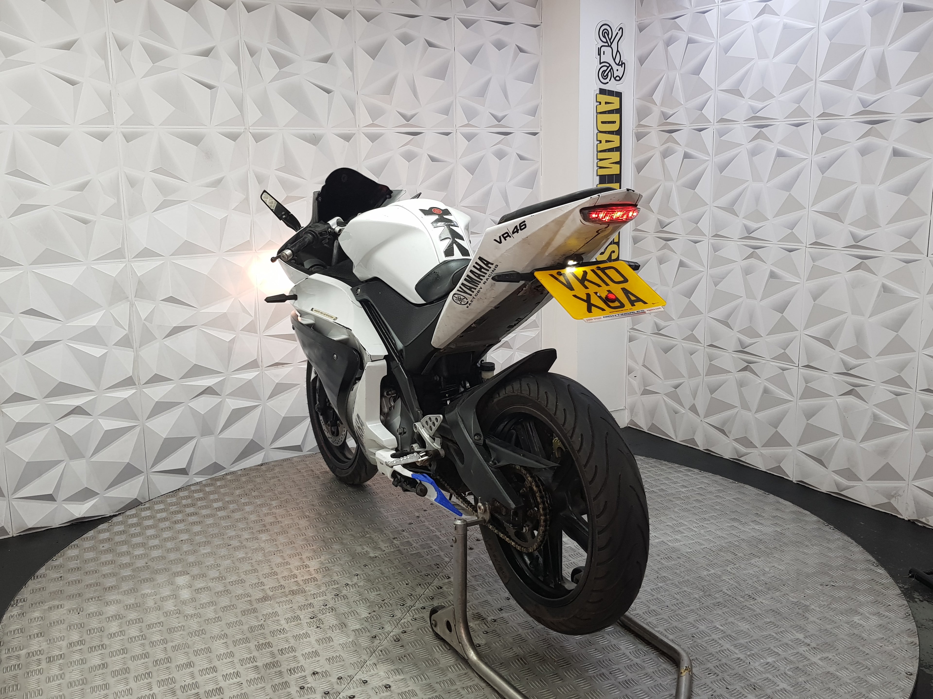 2010 YAMAHA YZF-R125
