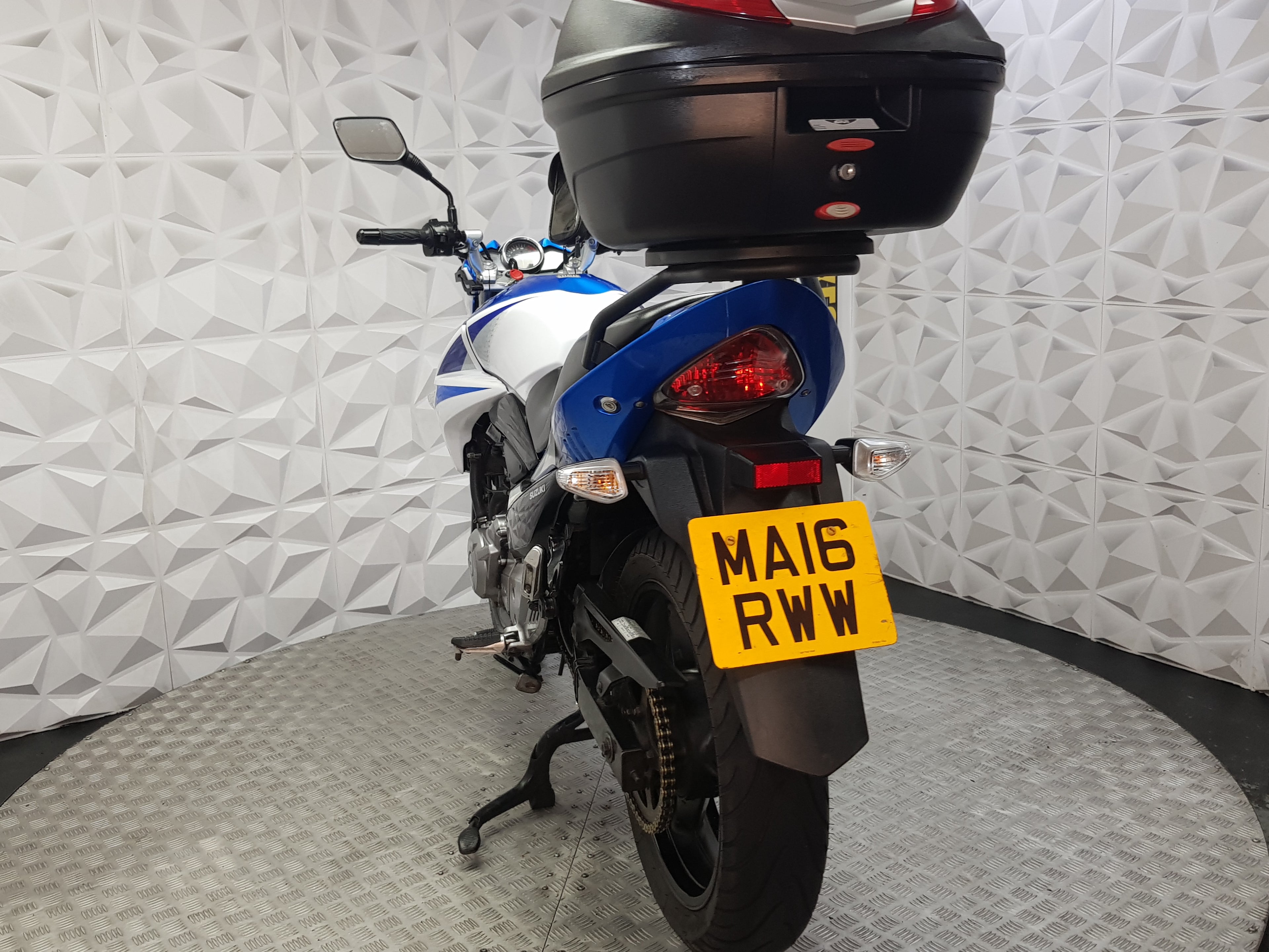 2016 Suzuki GW INAZUMA 250