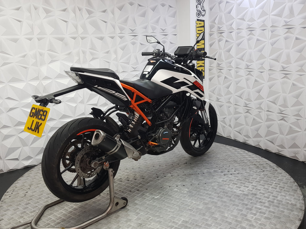 2020 ktm duke 125 ABS