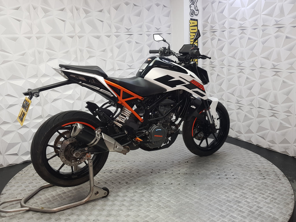2020 ktm duke 125 ABS