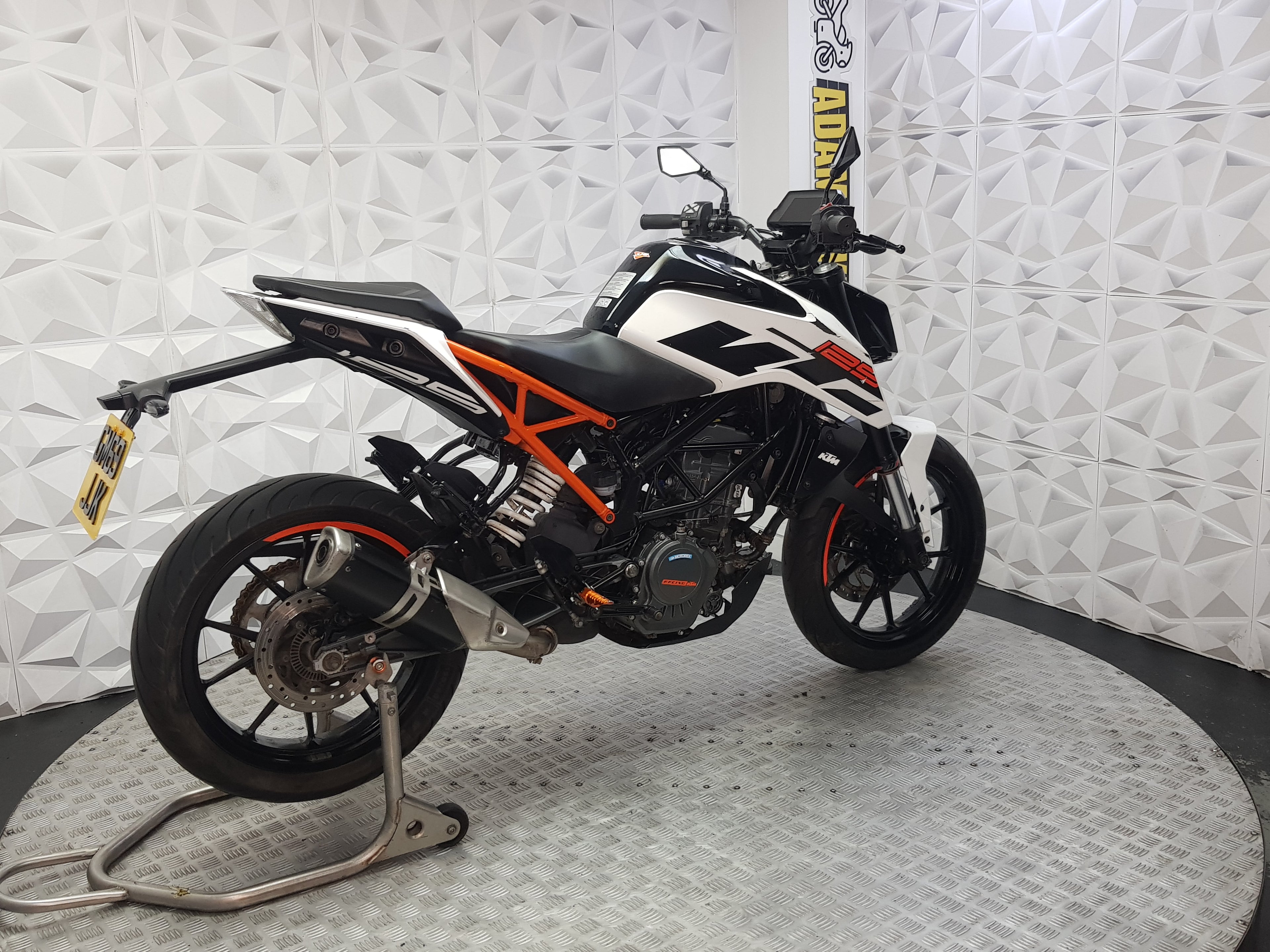 2020 ktm duke 125 ABS