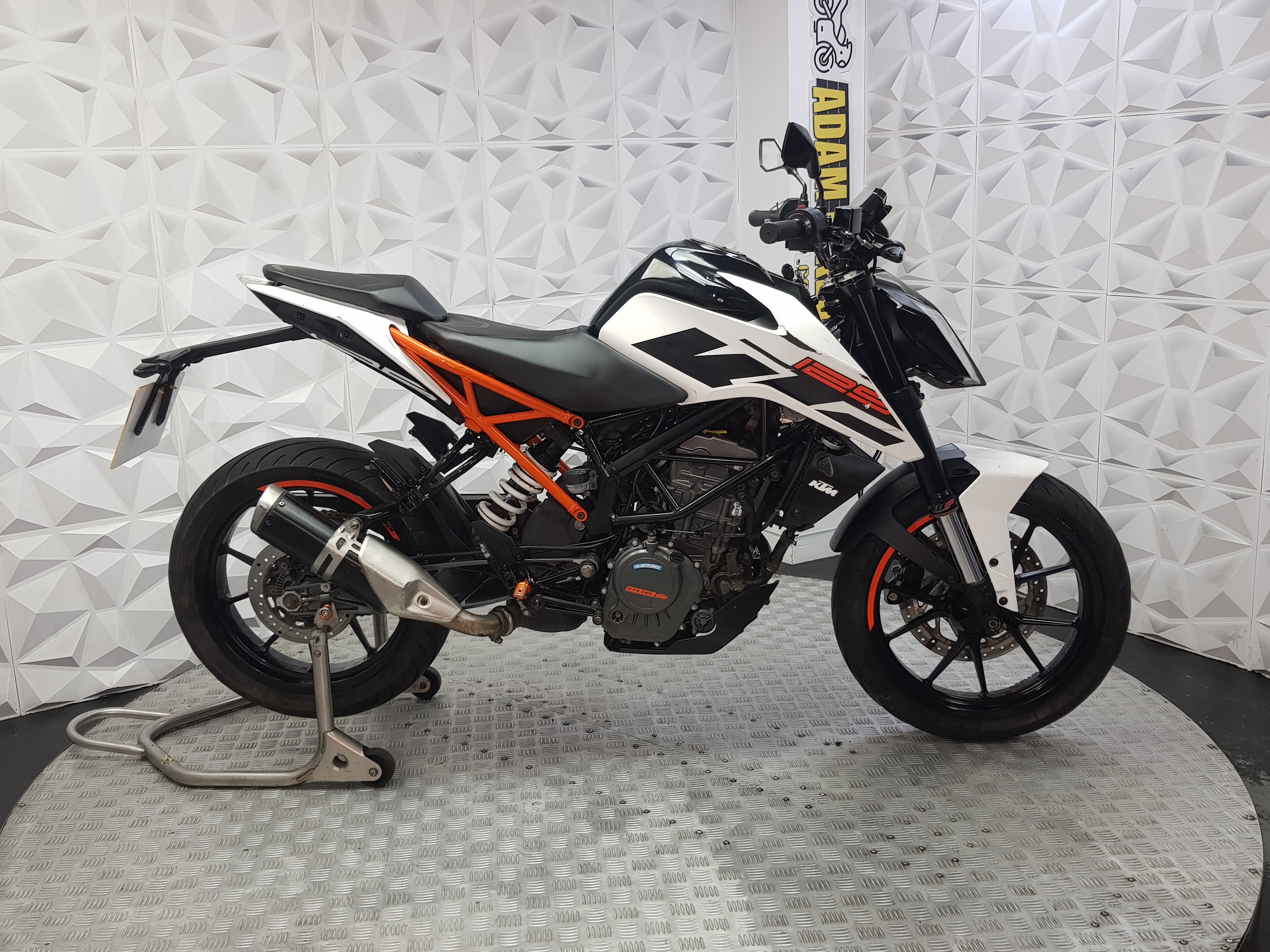 2020 ktm duke 125 ABS
