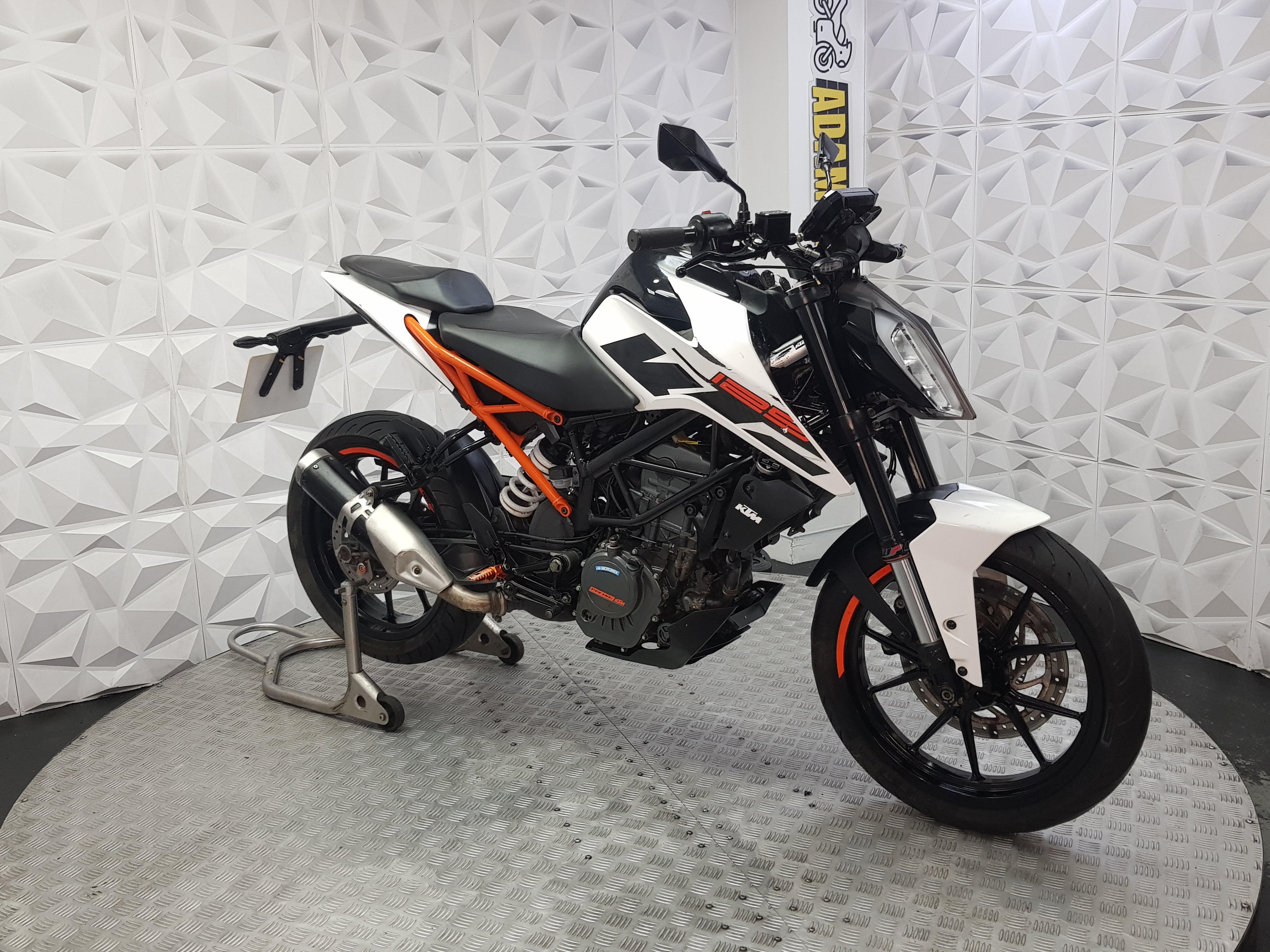 2020 ktm duke 125 ABS