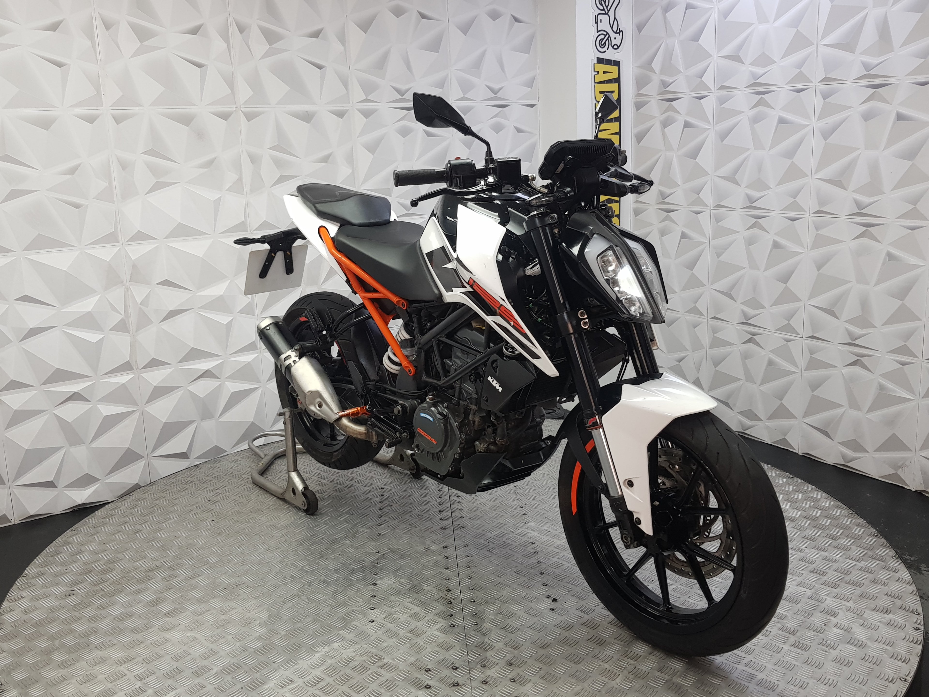 2020 ktm duke 125 ABS