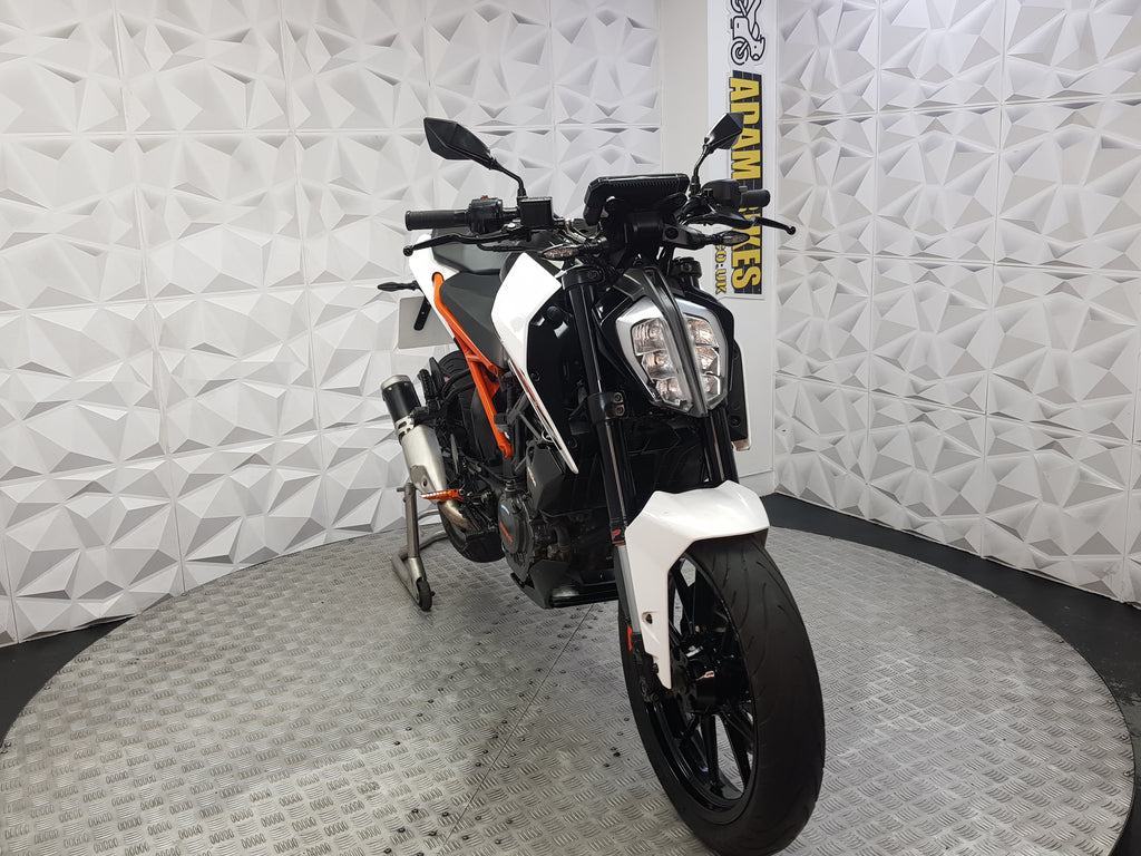 2020 ktm duke 125 ABS