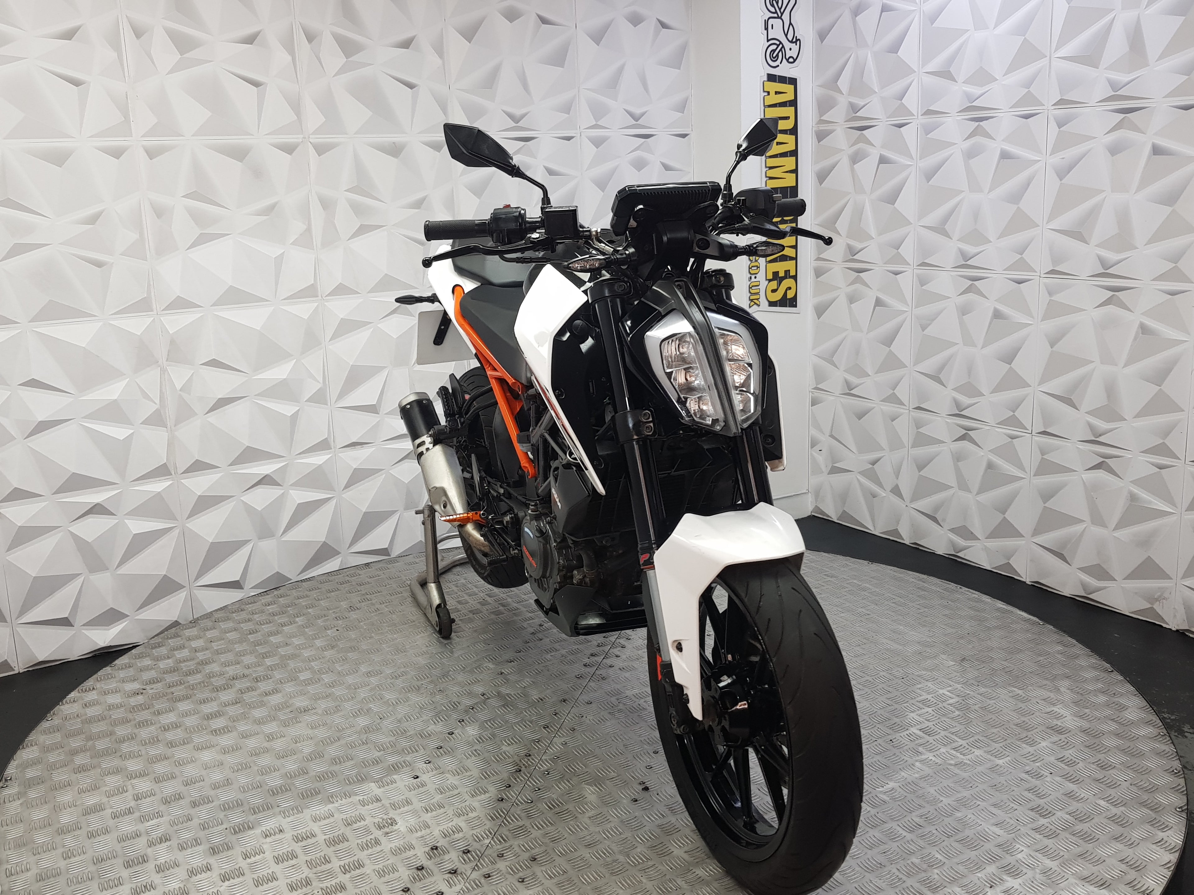 2020 ktm duke 125 ABS