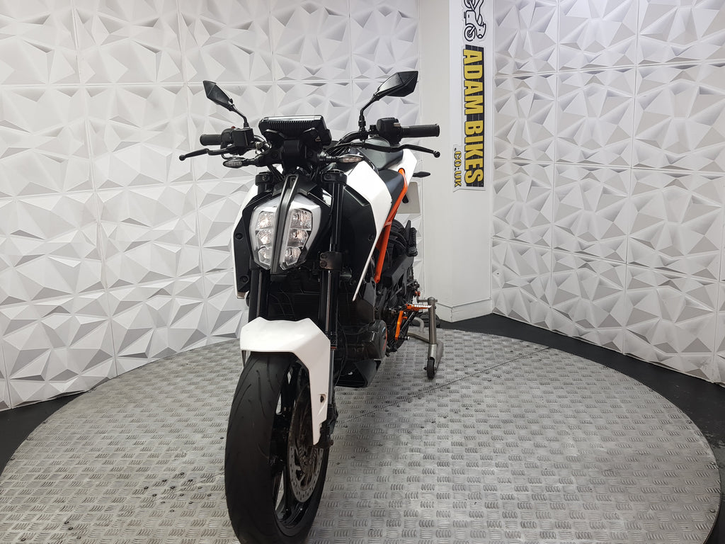 2020 ktm duke 125 ABS