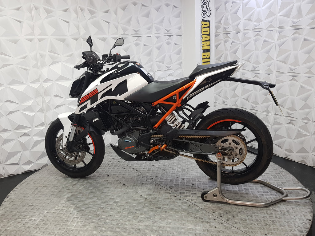 2020 ktm duke 125 ABS