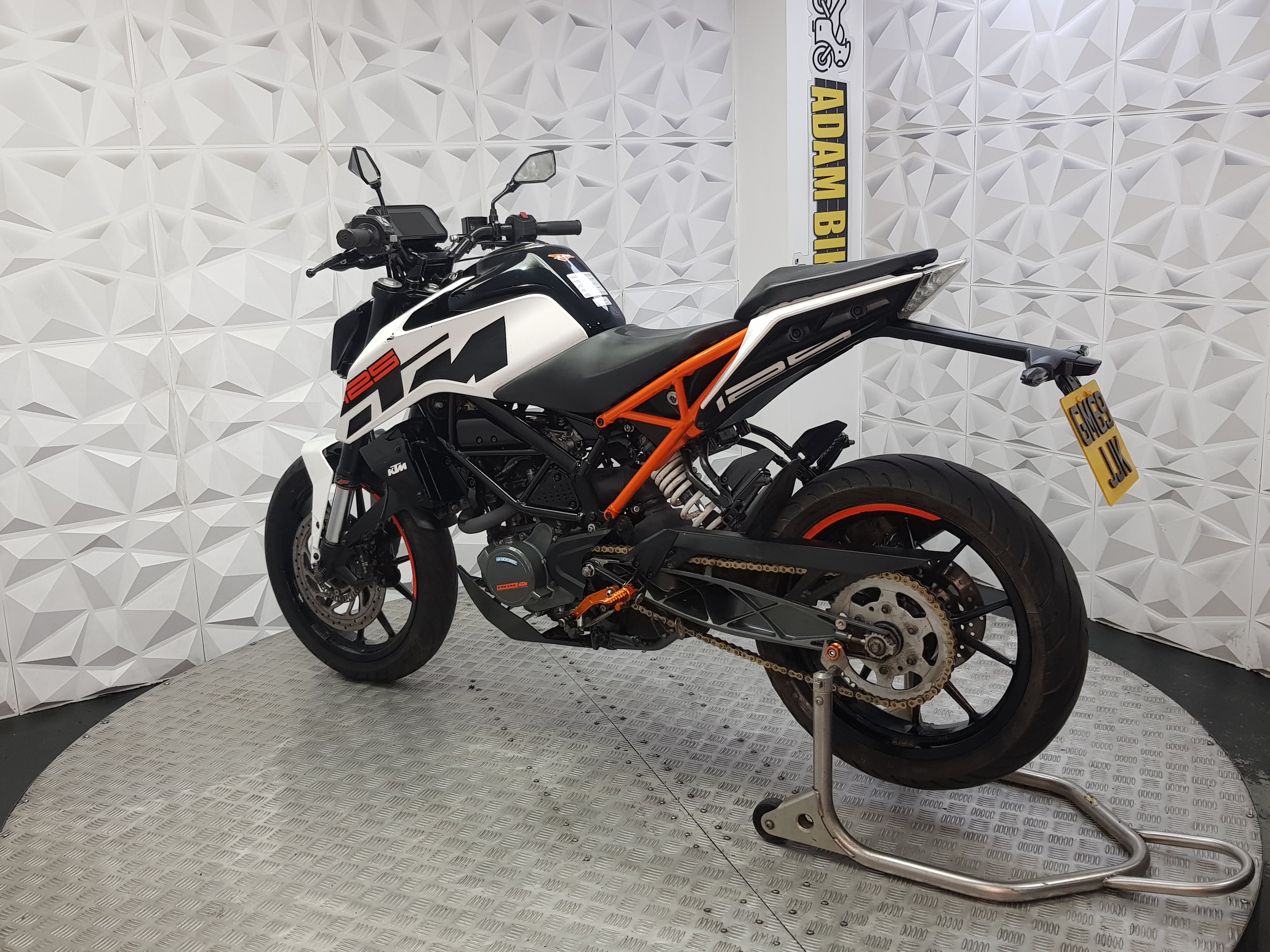 2020 ktm duke 125 ABS