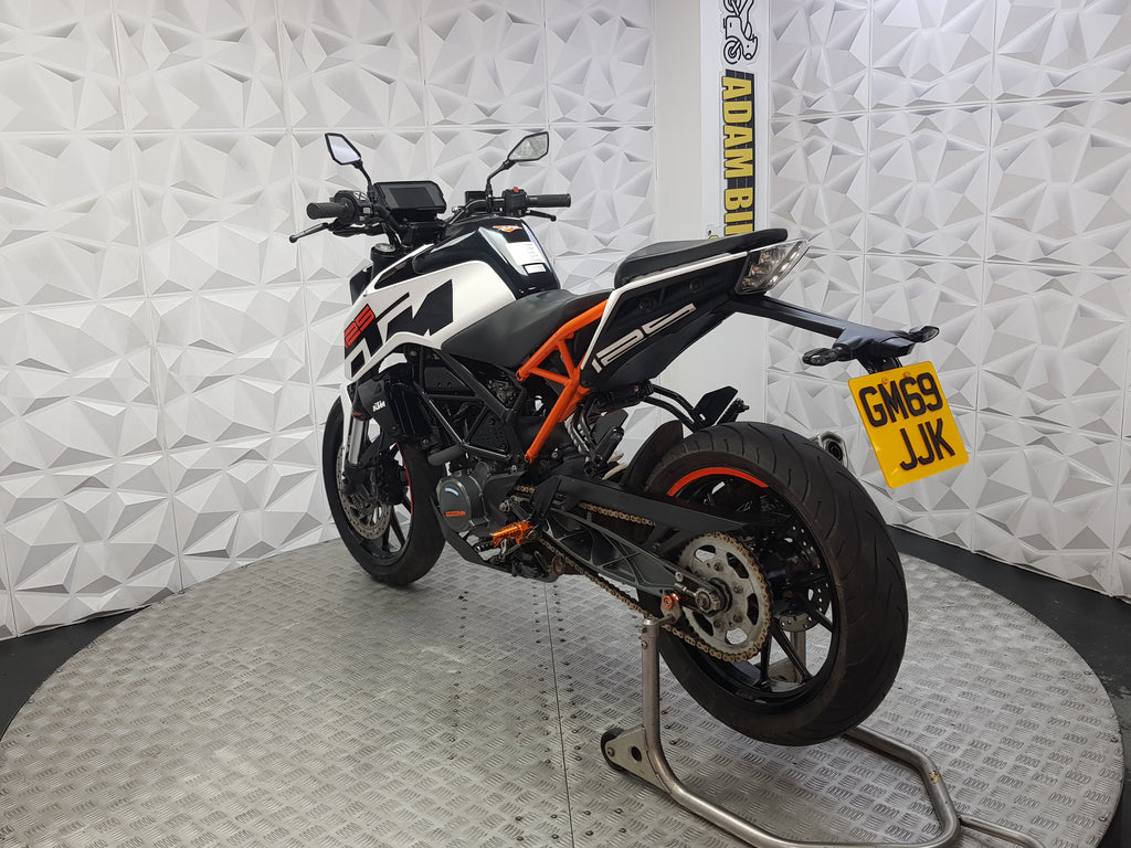 2020 ktm duke 125 ABS