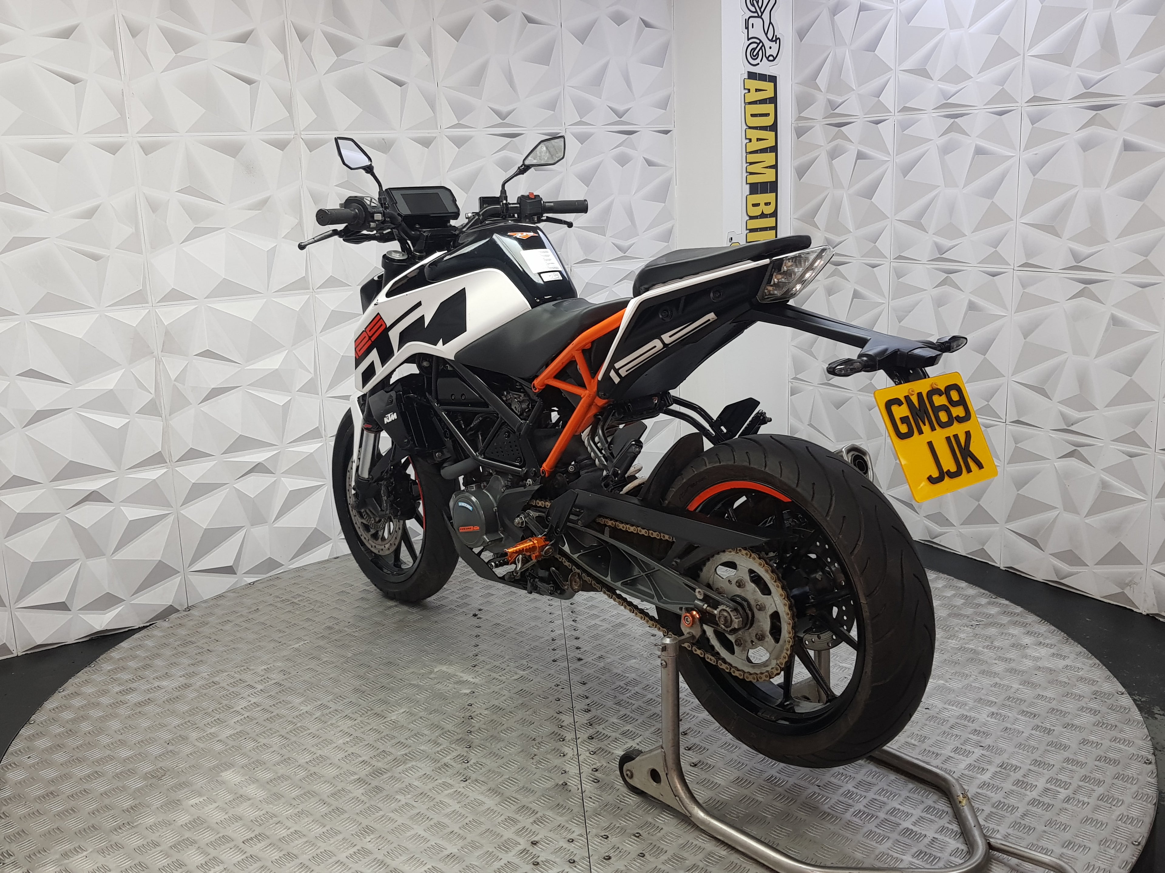 2020 ktm duke 125 ABS