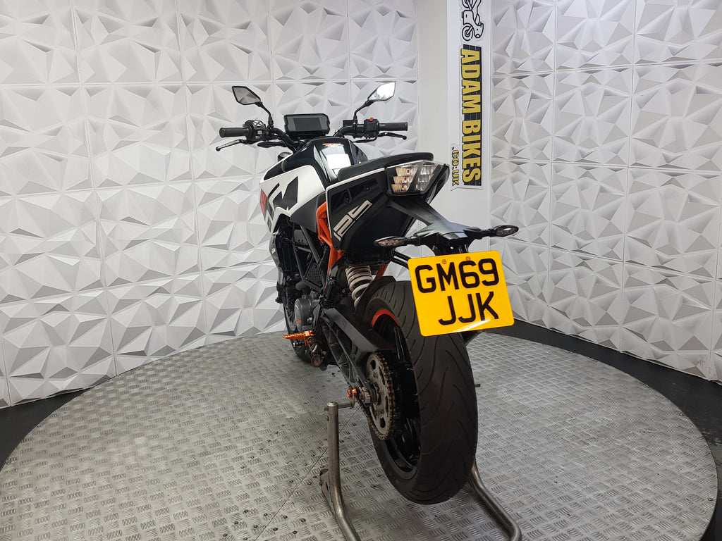 2020 ktm duke 125 ABS