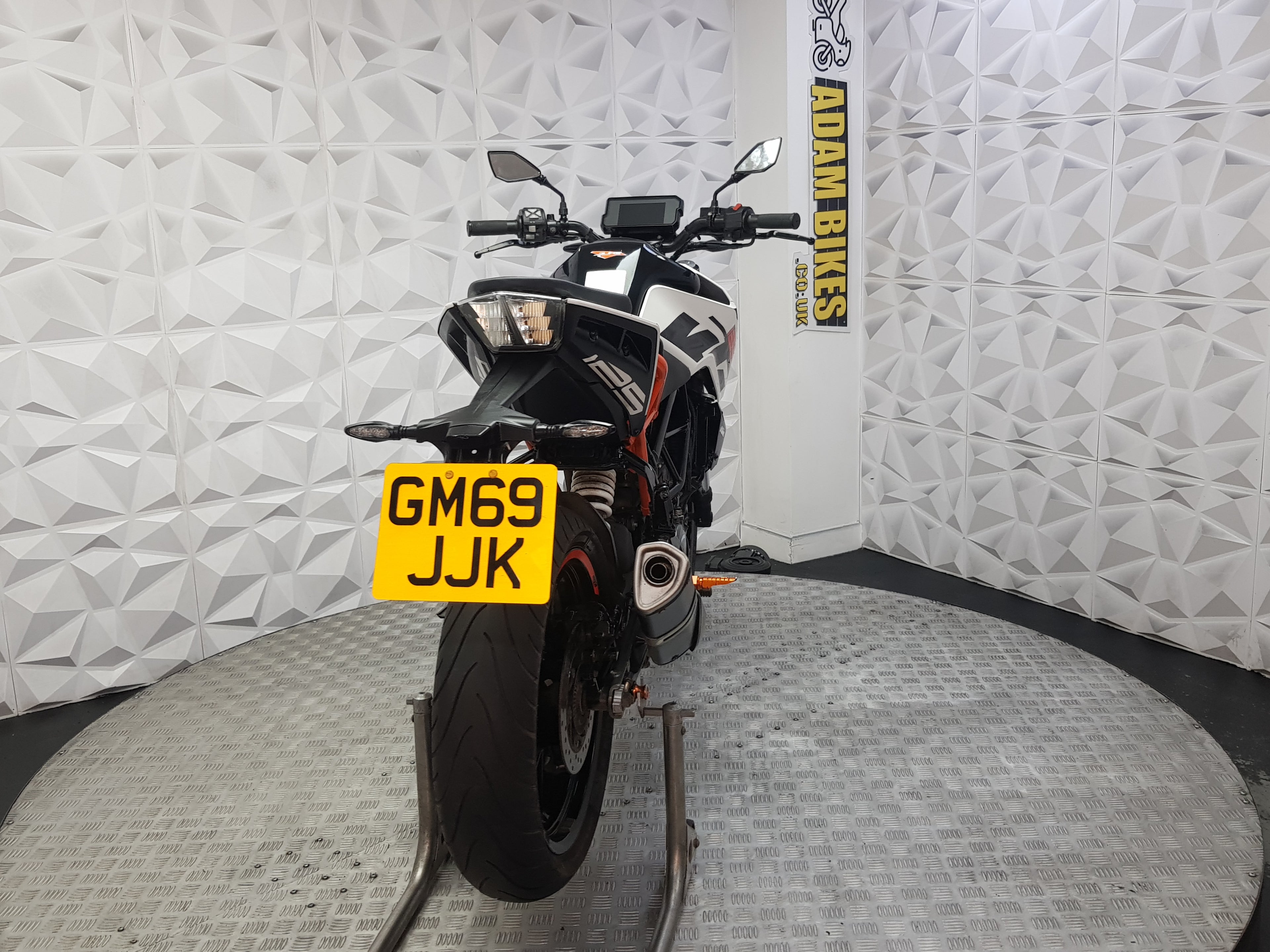 2020 ktm duke 125 ABS