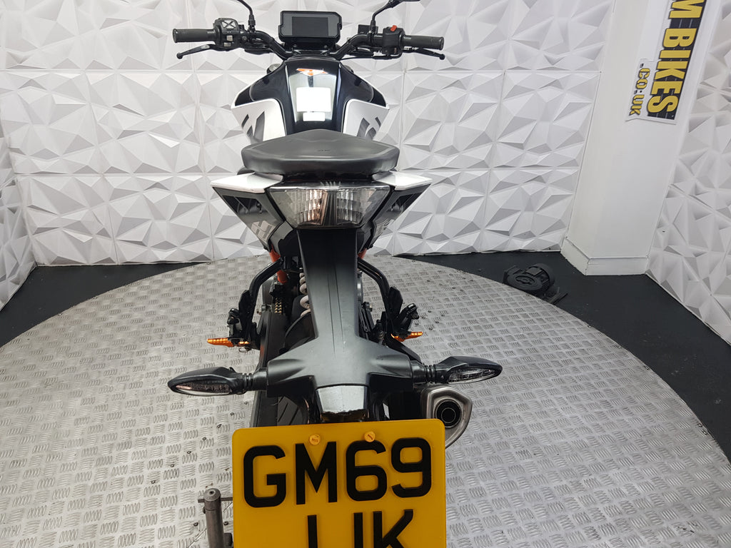 2020 ktm duke 125 ABS
