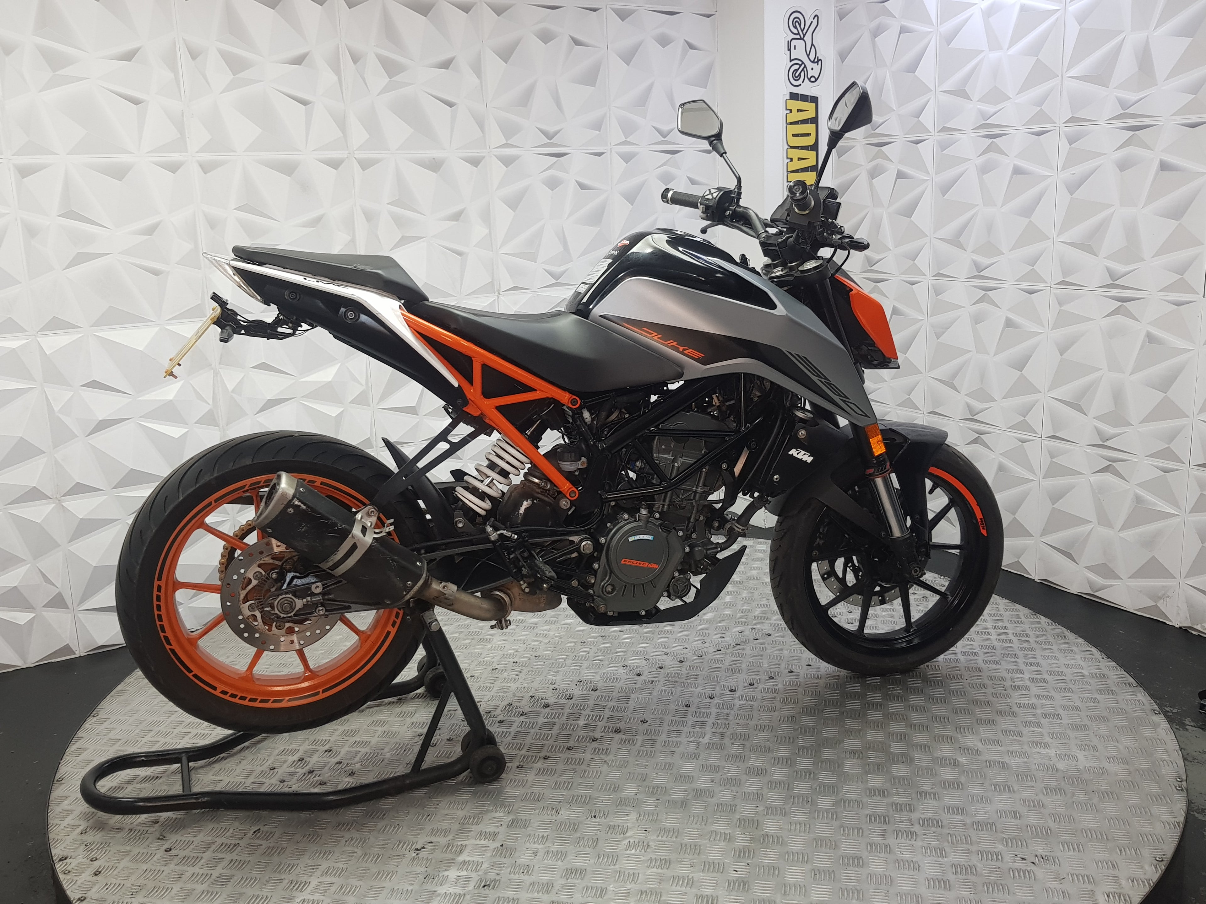 2020 KTM DUKE 125 ABS