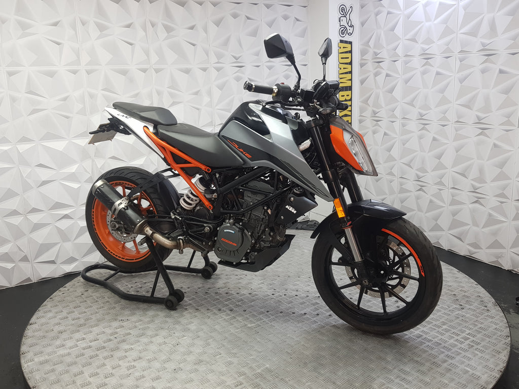 2020 KTM DUKE 125 ABS