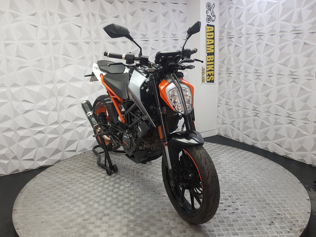 2020 KTM DUKE 125 ABS