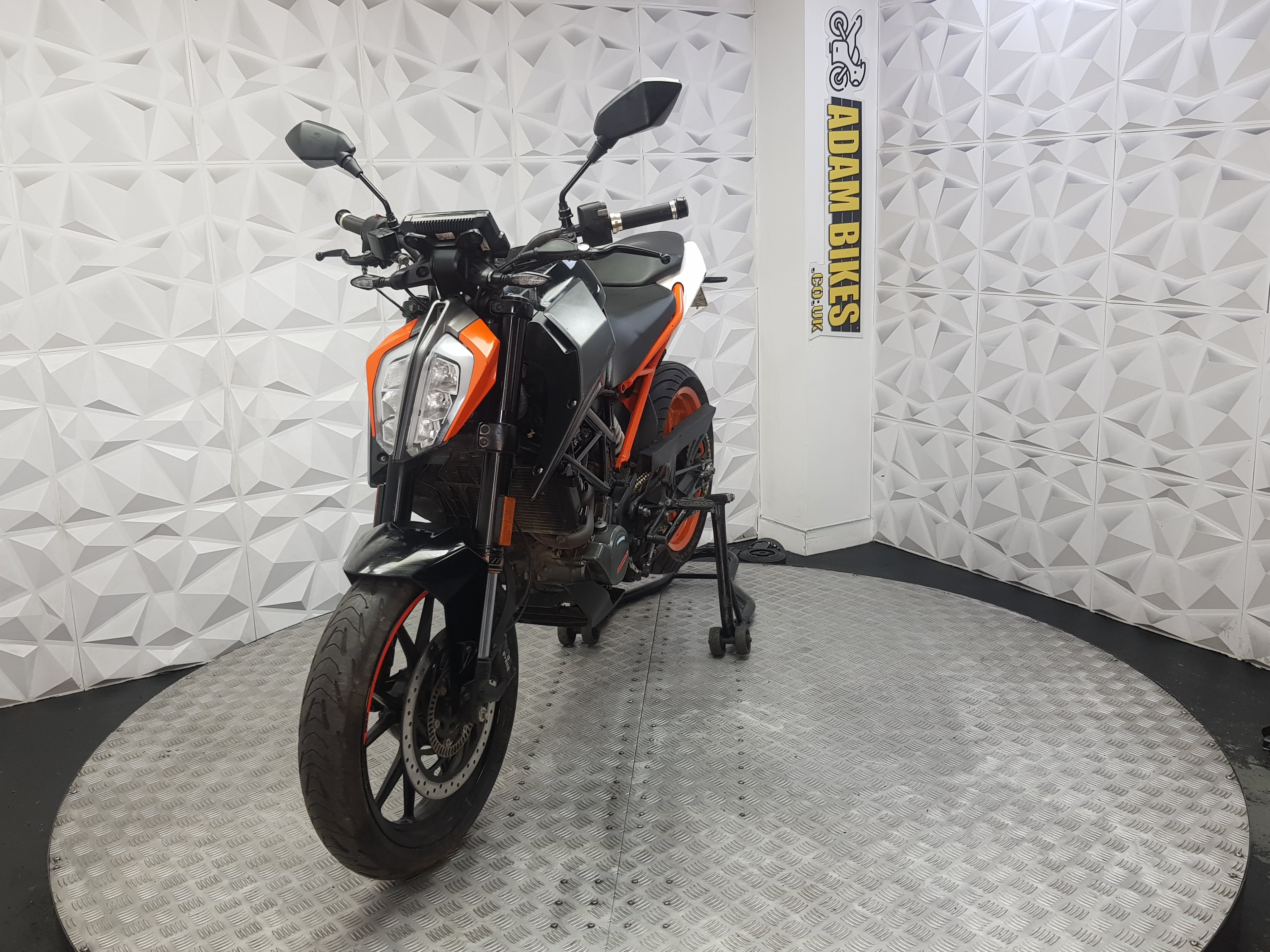 2020 KTM DUKE 125 ABS