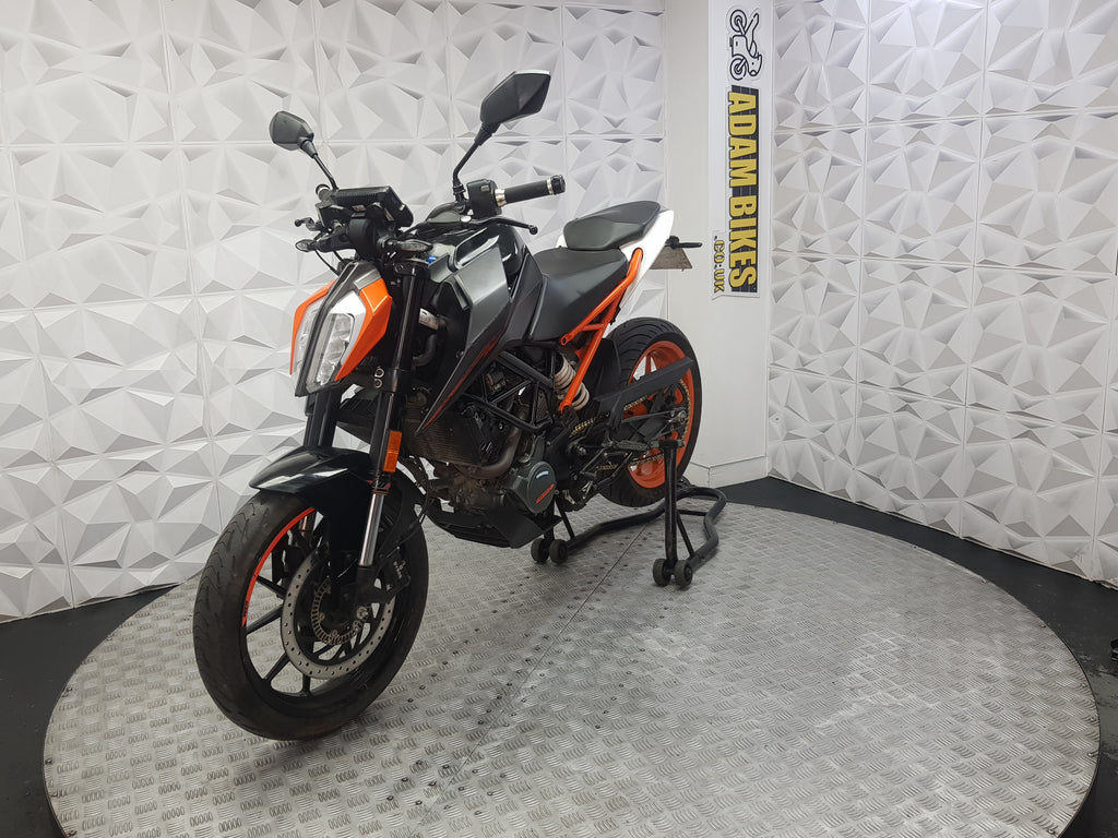 2020 KTM DUKE 125 ABS