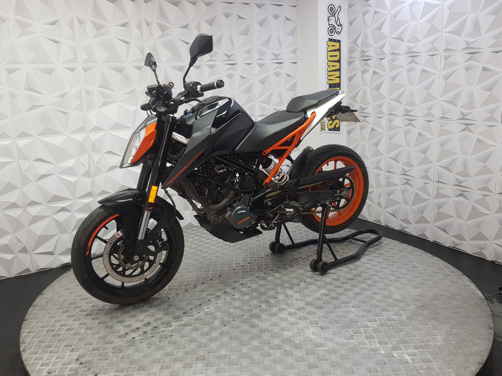 2020 KTM DUKE 125 ABS