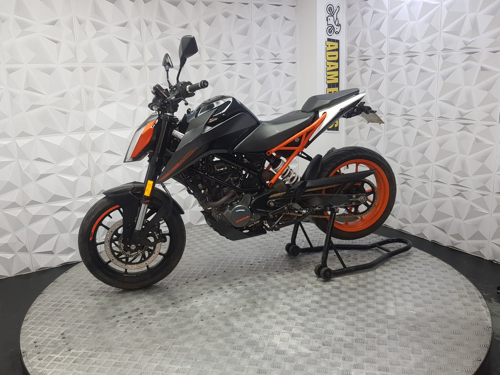 2020 KTM DUKE 125 ABS
