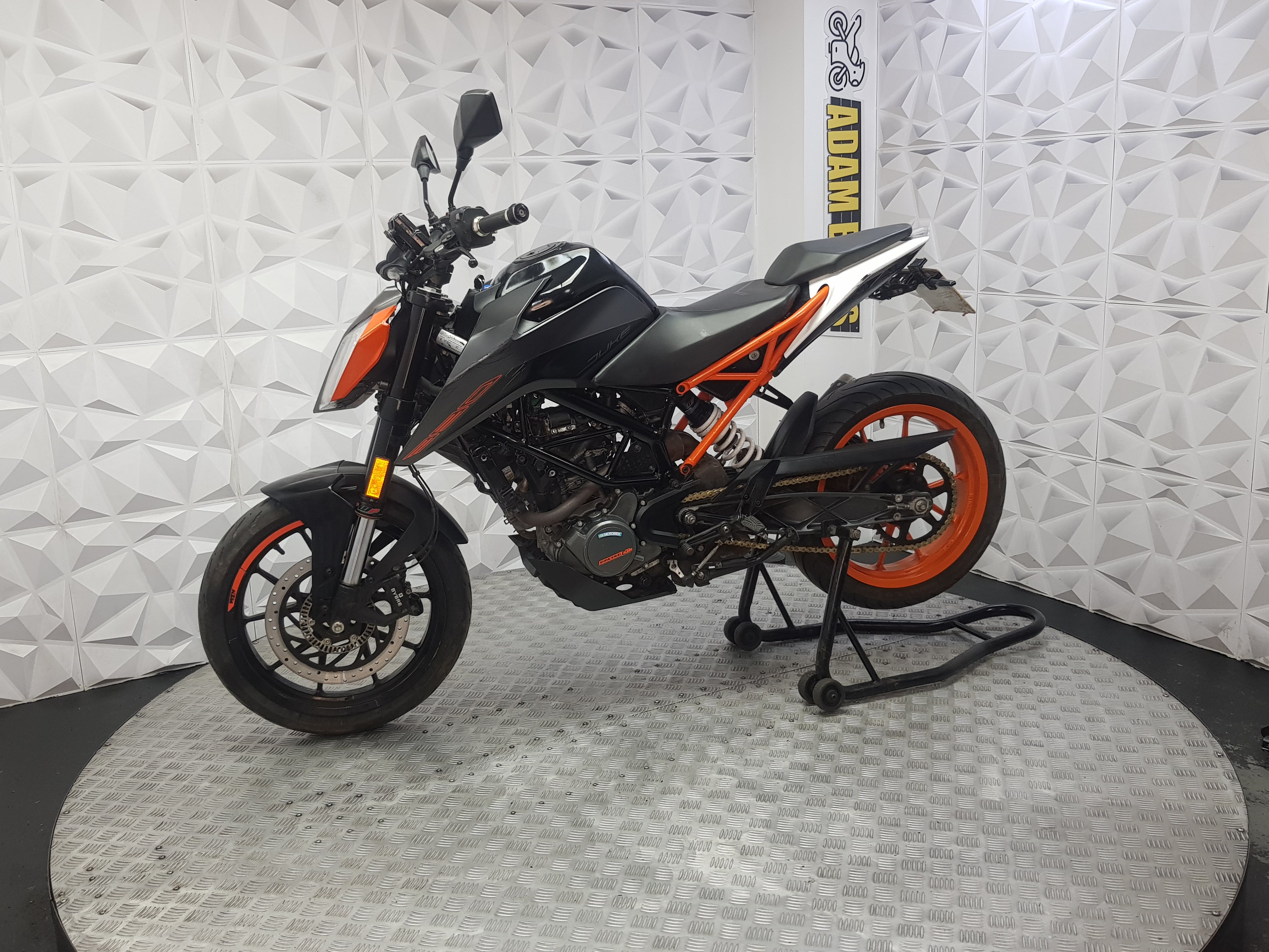 2020 KTM DUKE 125 ABS