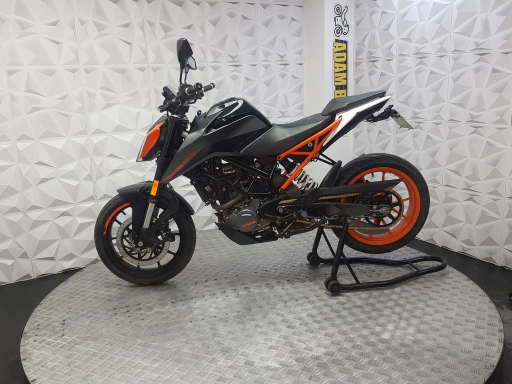2020 KTM DUKE 125 ABS