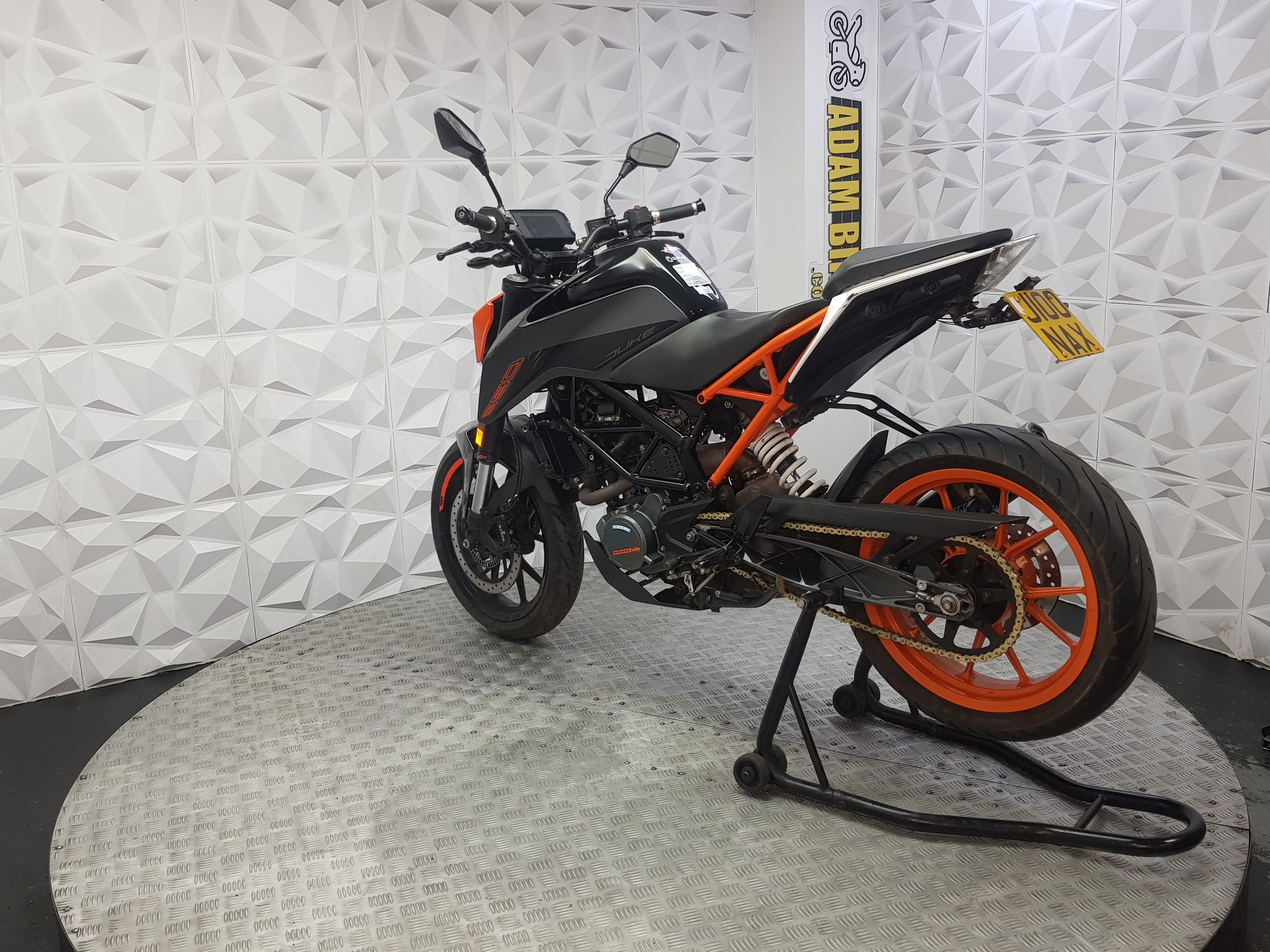 2020 KTM DUKE 125 ABS