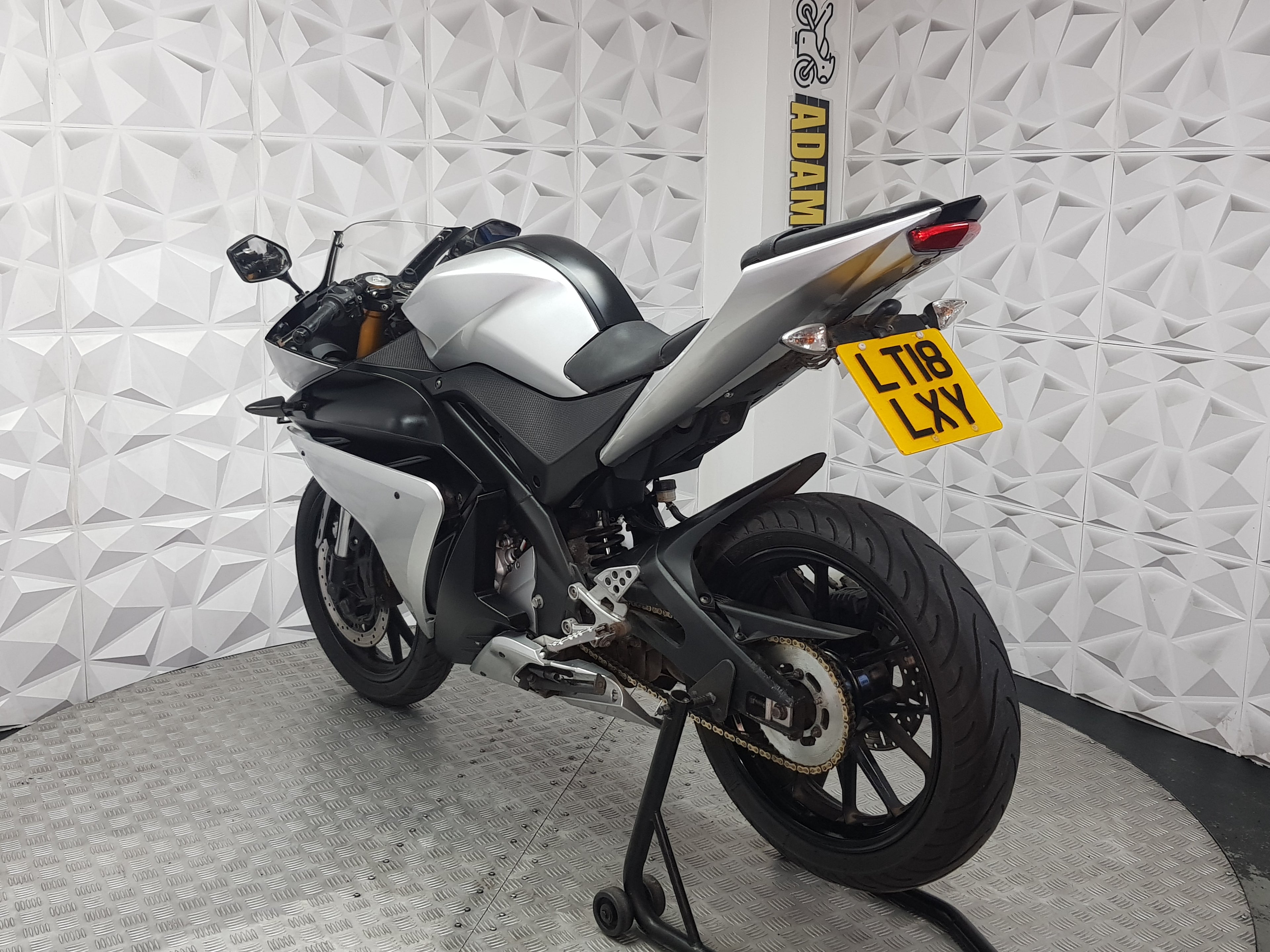 2018 YAMAHA YZF R125 ABS
