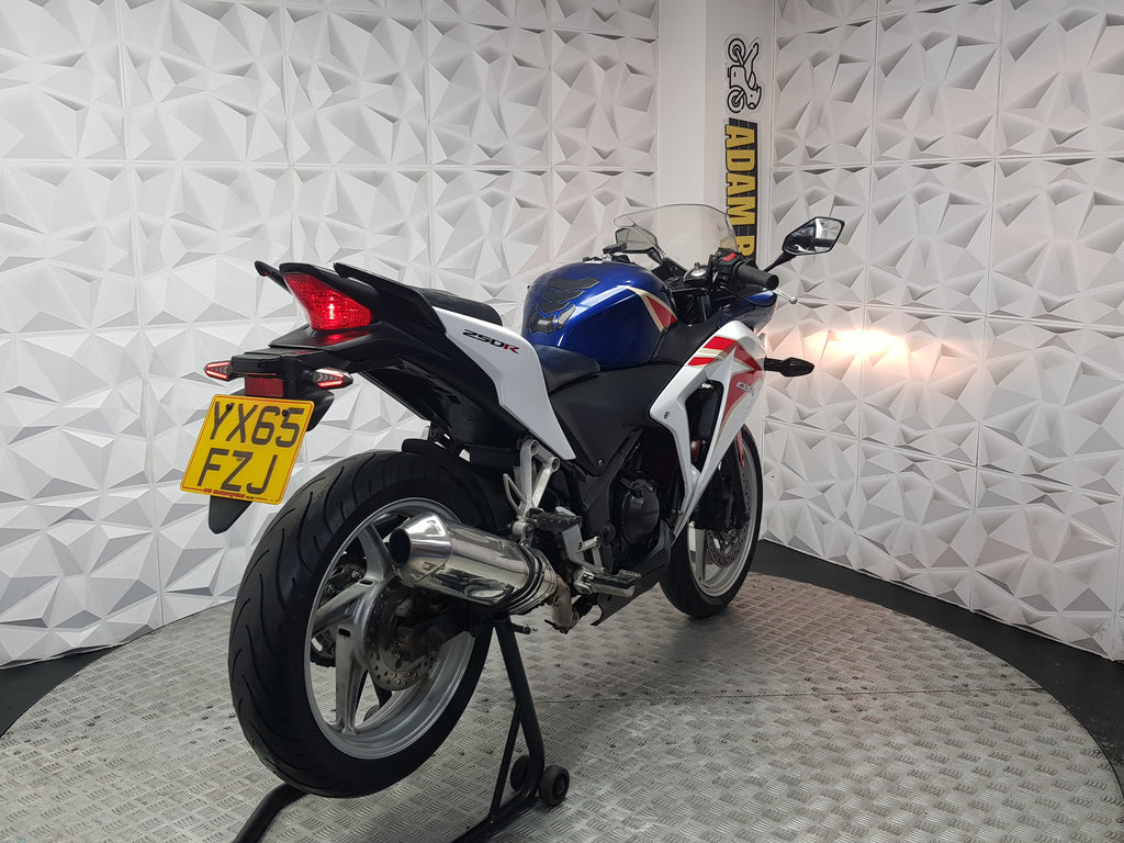2015 Honda CBR250R