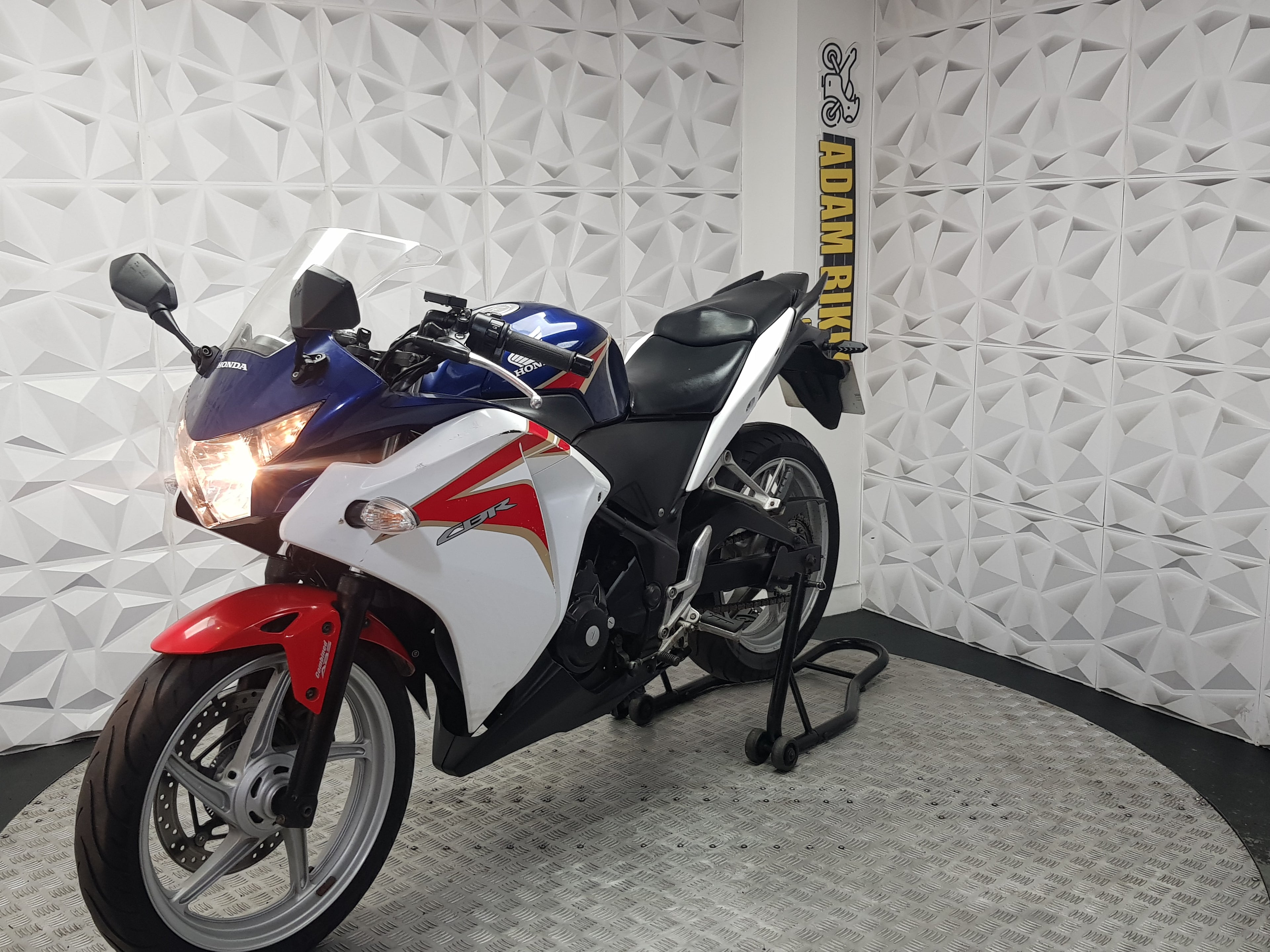 2015 Honda CBR250R