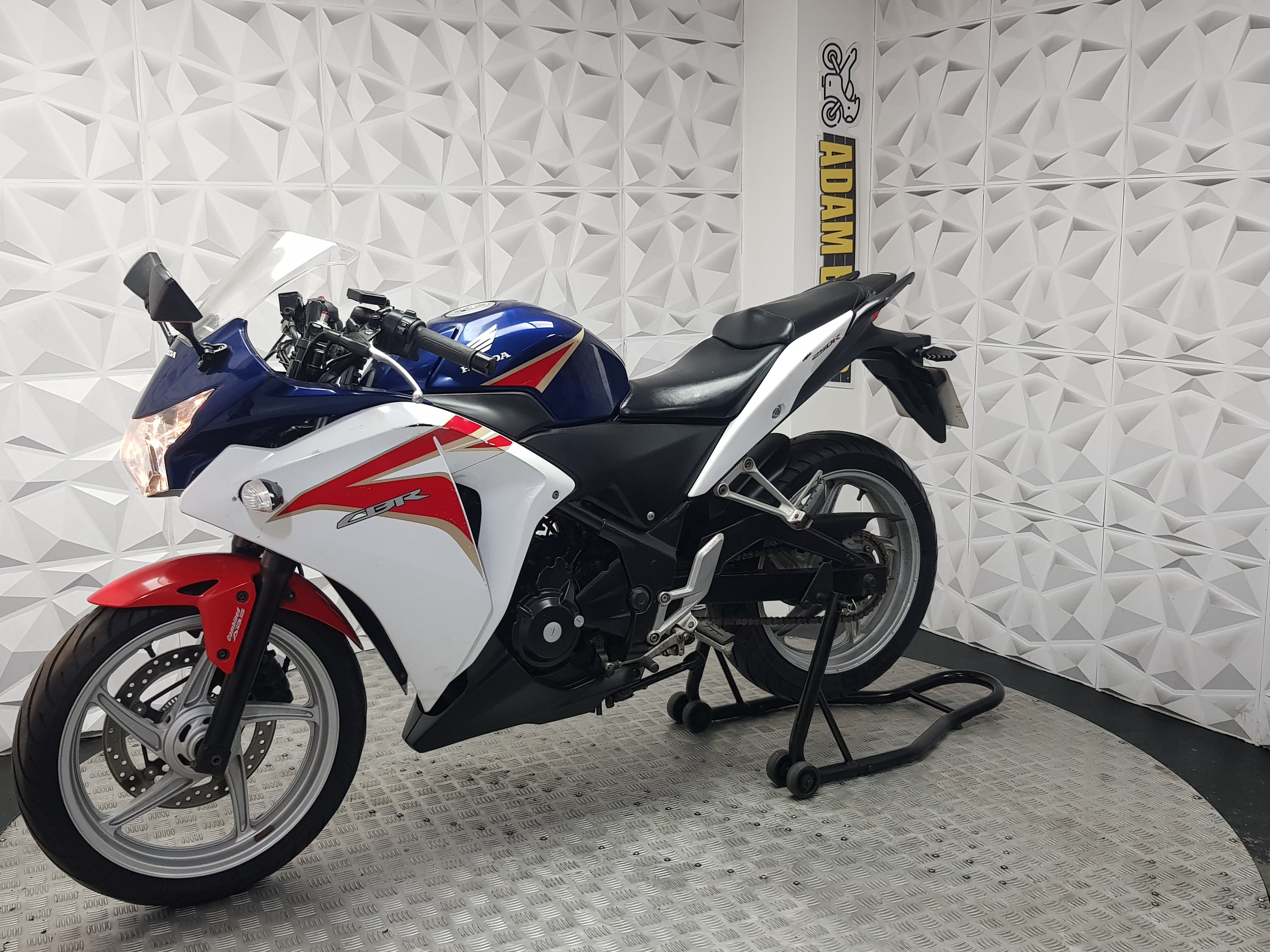 2015 Honda CBR250R