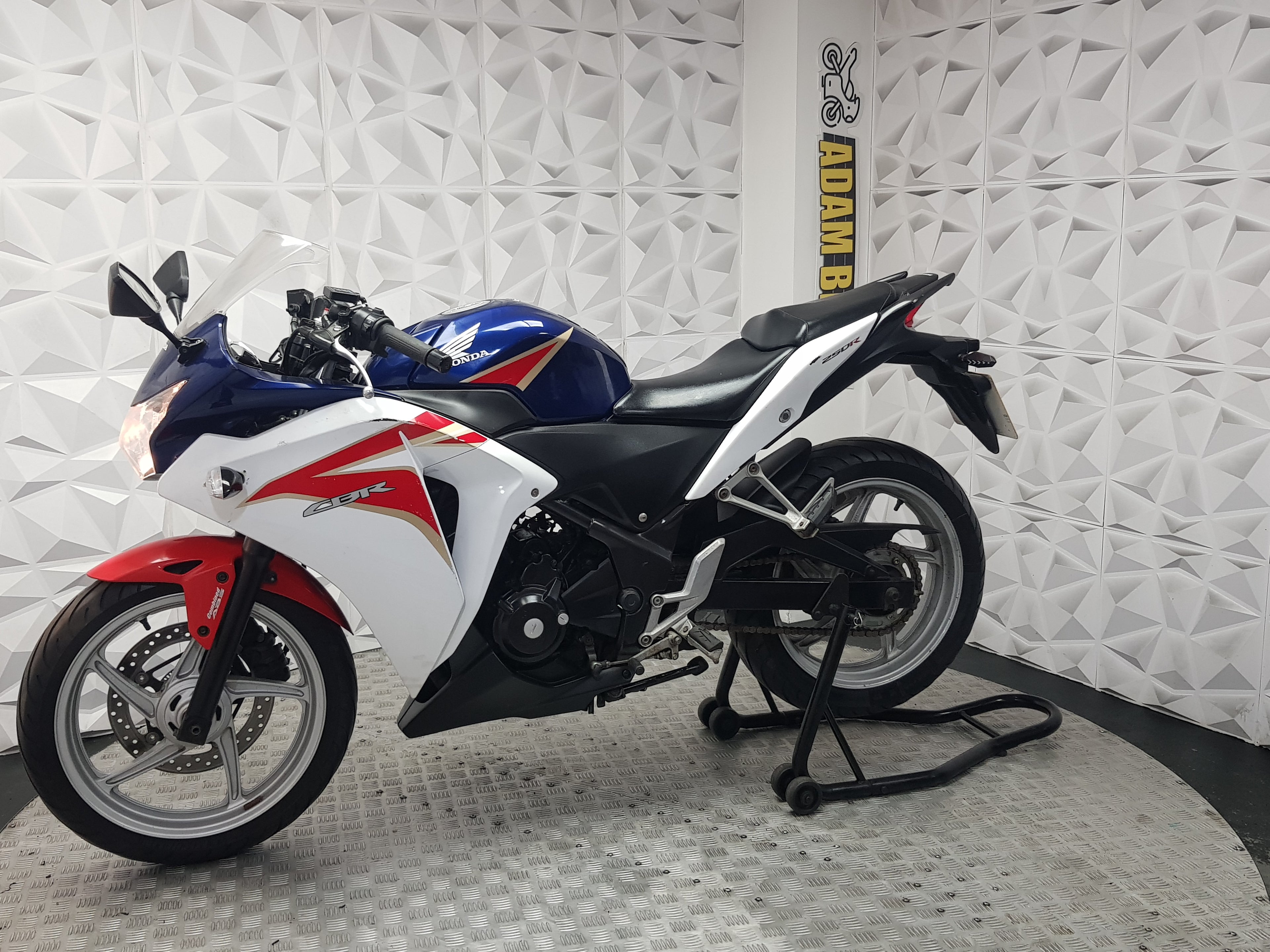 2015 Honda CBR250R