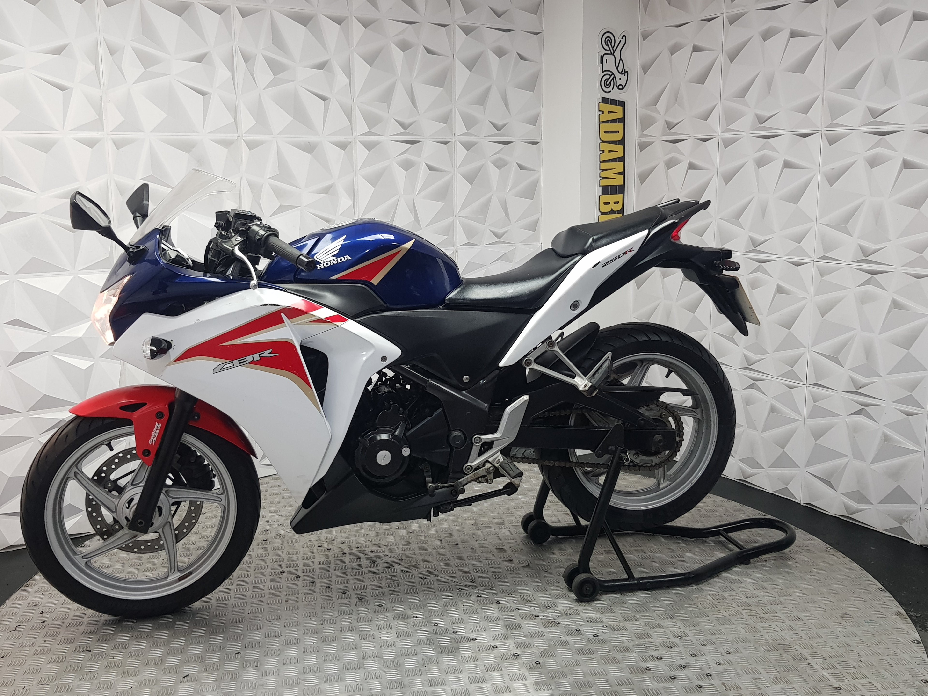 2015 Honda CBR250R