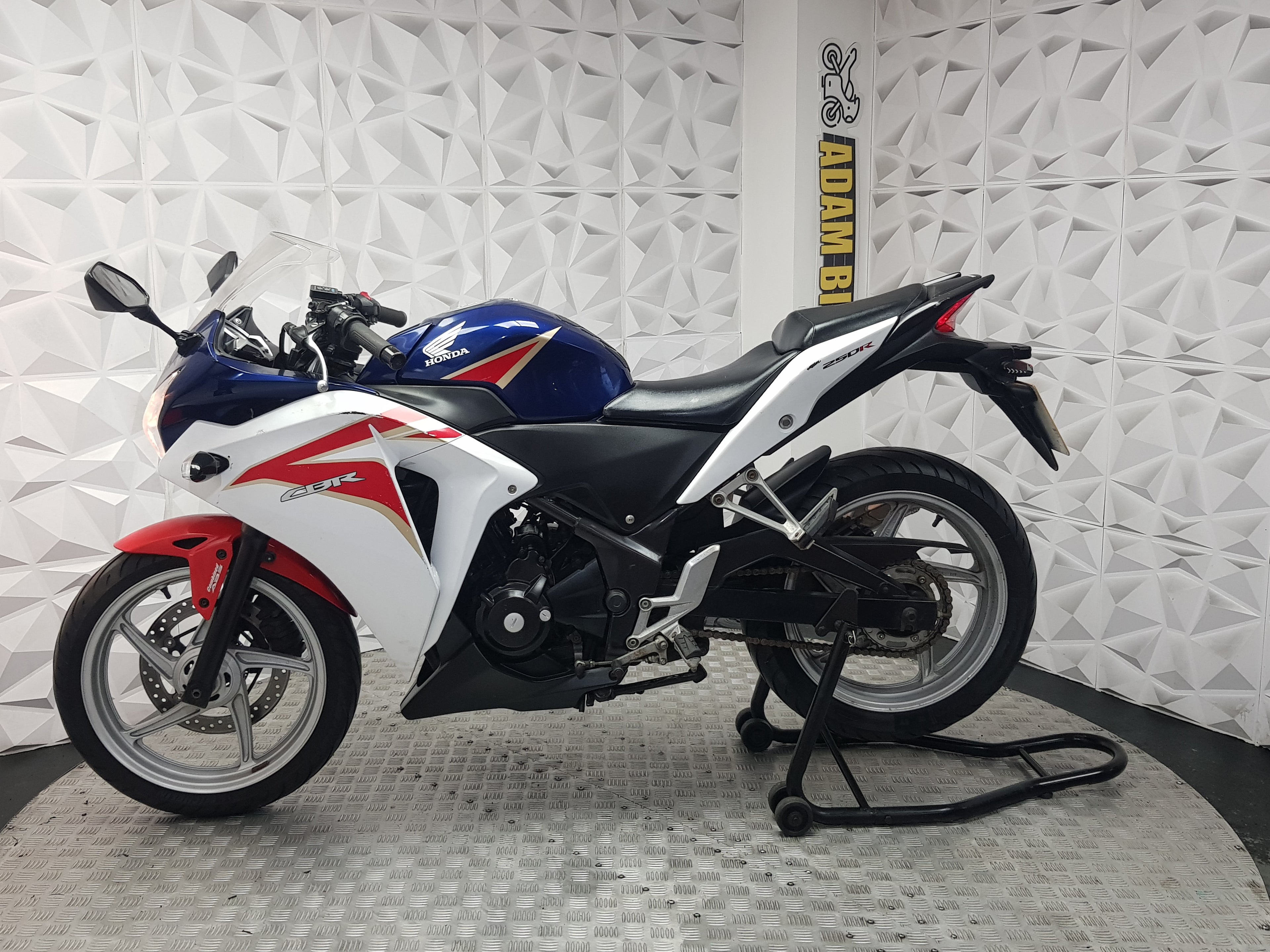 2015 Honda CBR250R